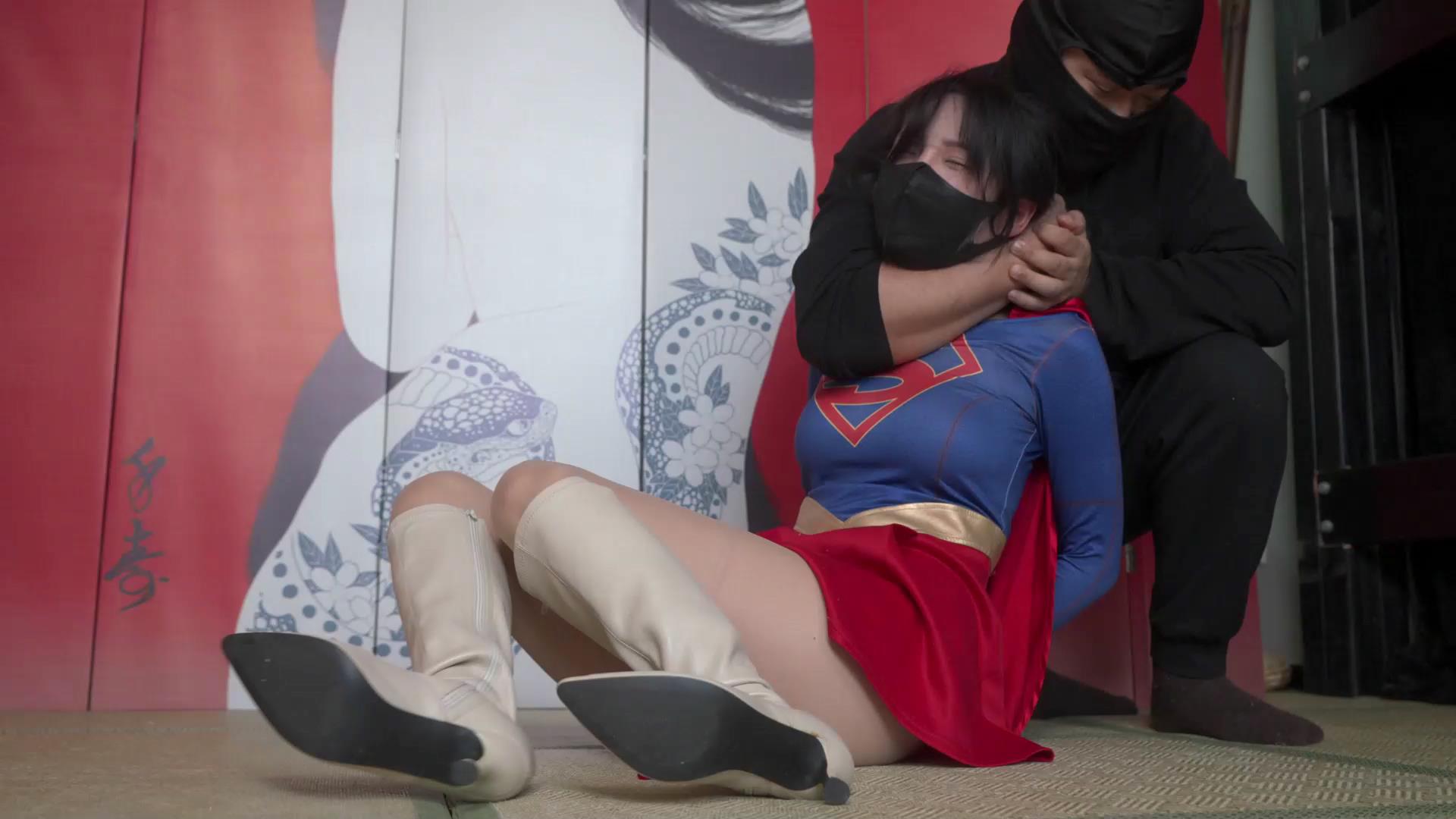 象人工作室 嗷嗷-长靴女超人，电击治疗 [00_13_51][20251128-144838].jpg