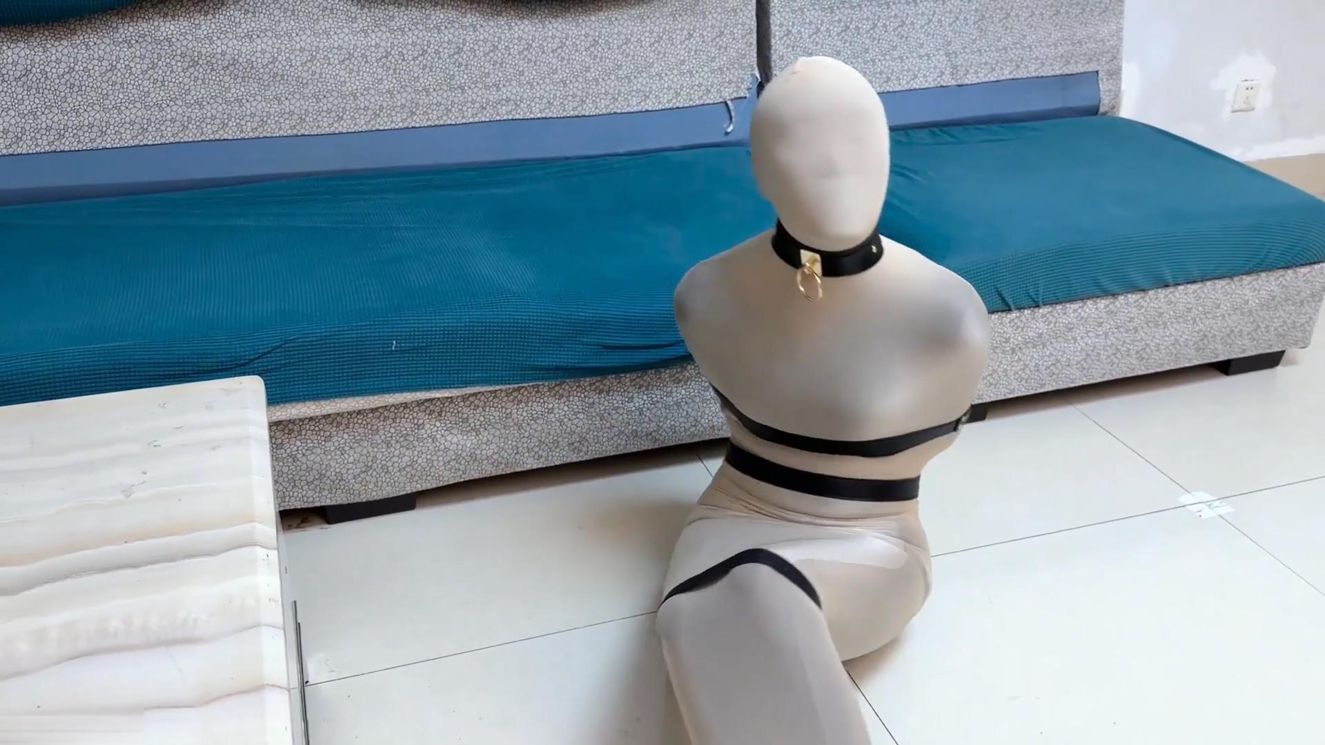 梦川工作室-在游戏开始之前 小女王双丝全[00_16_22][20251129-144020].jpg