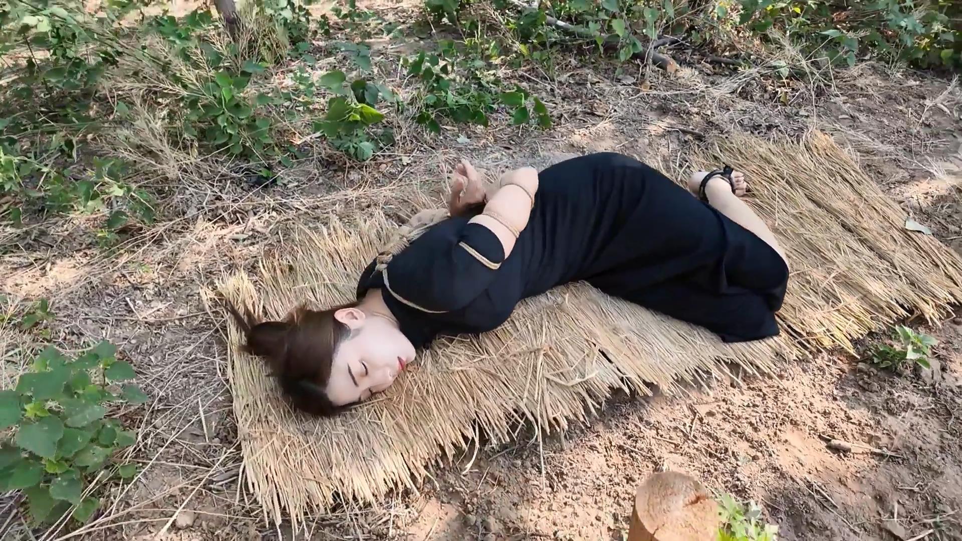 随心原创-佳佳 被斩首的旗袍女犯[00_15_51][20251130-163106].jpg