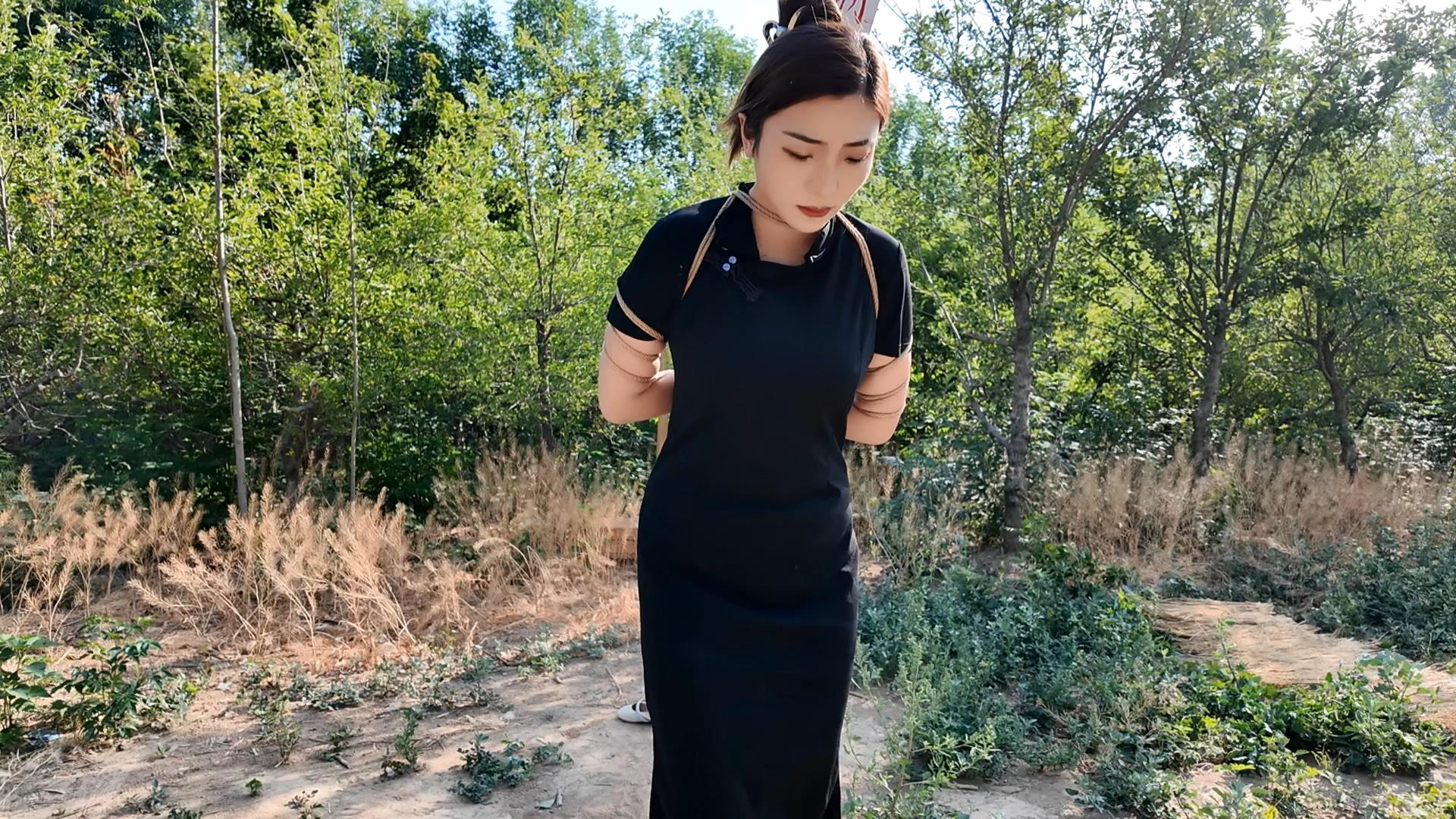 随心原创-佳佳 被斩首的旗袍女犯[20251130-163049].jpg