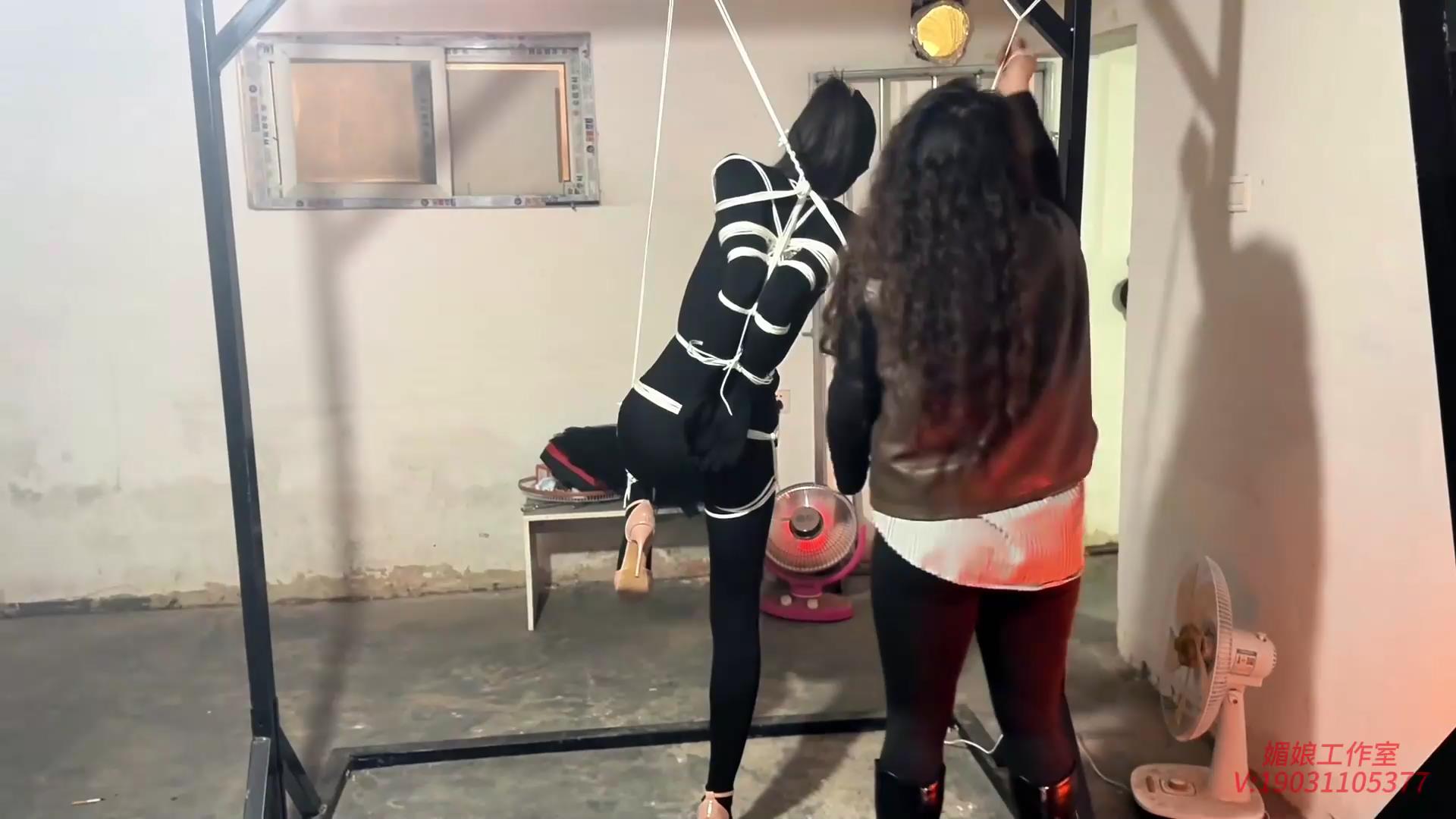 媚娘工作室 全包紧身衣1天1夜痛苦特训[00_44_15][20251203-135103].jpg