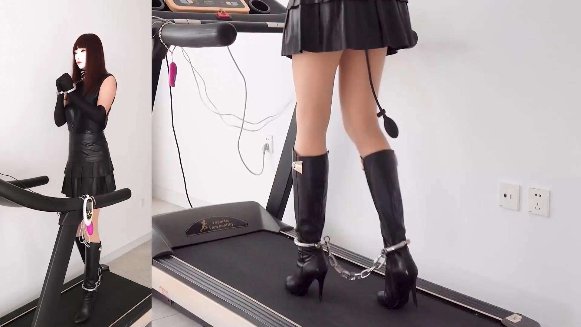 高跟遇到跑步机-锁着铐镣跳舞的皮裙肉丝过[00_25_21][20251204-145854].jpg