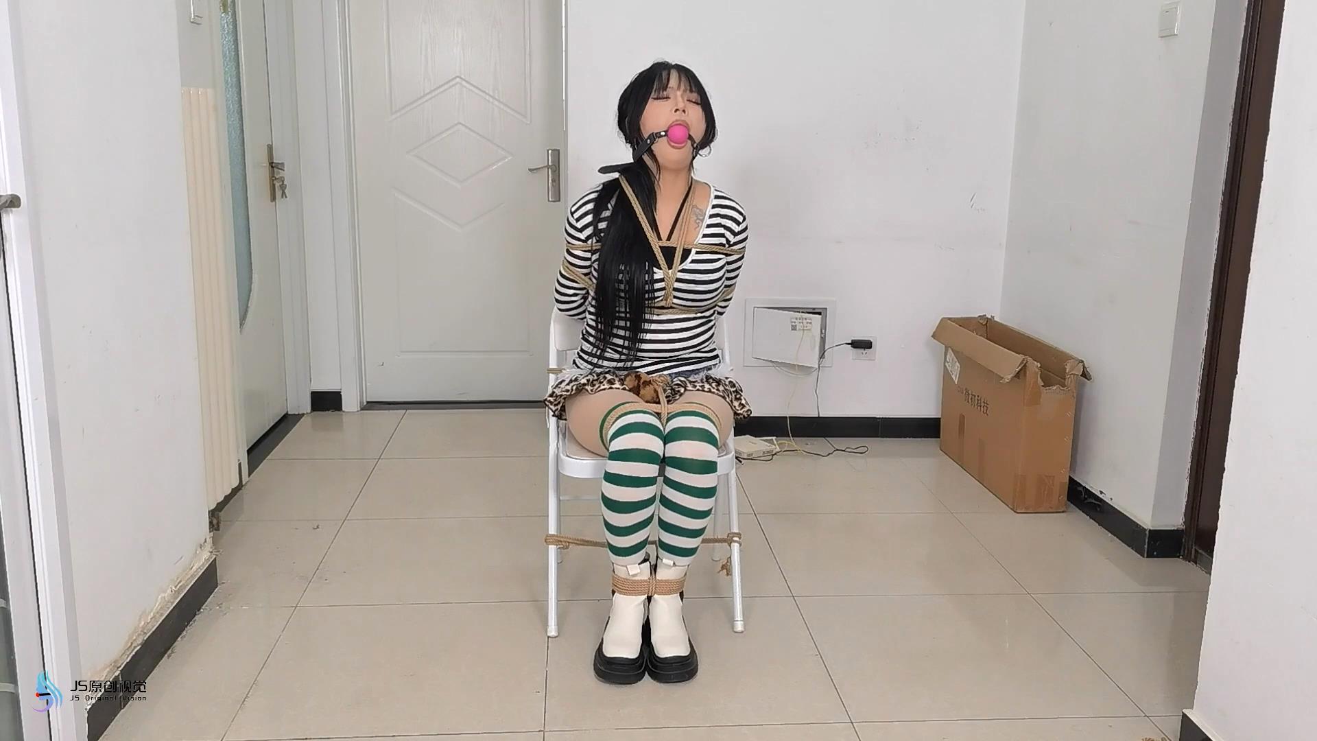 【JS】曼妮 监禁2[00_01_37][20251205-143708].jpg