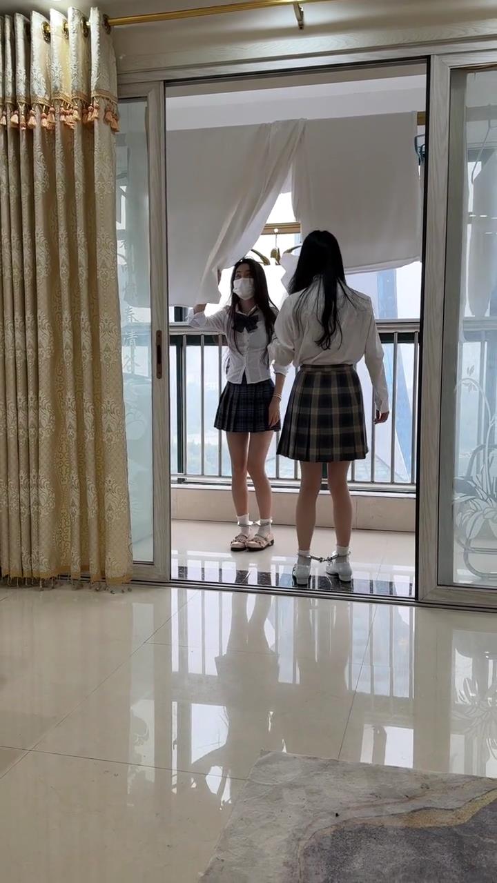 布莱恩 两个女孩的镣铐日常 上[00_01_55][20251211-172817].jpg