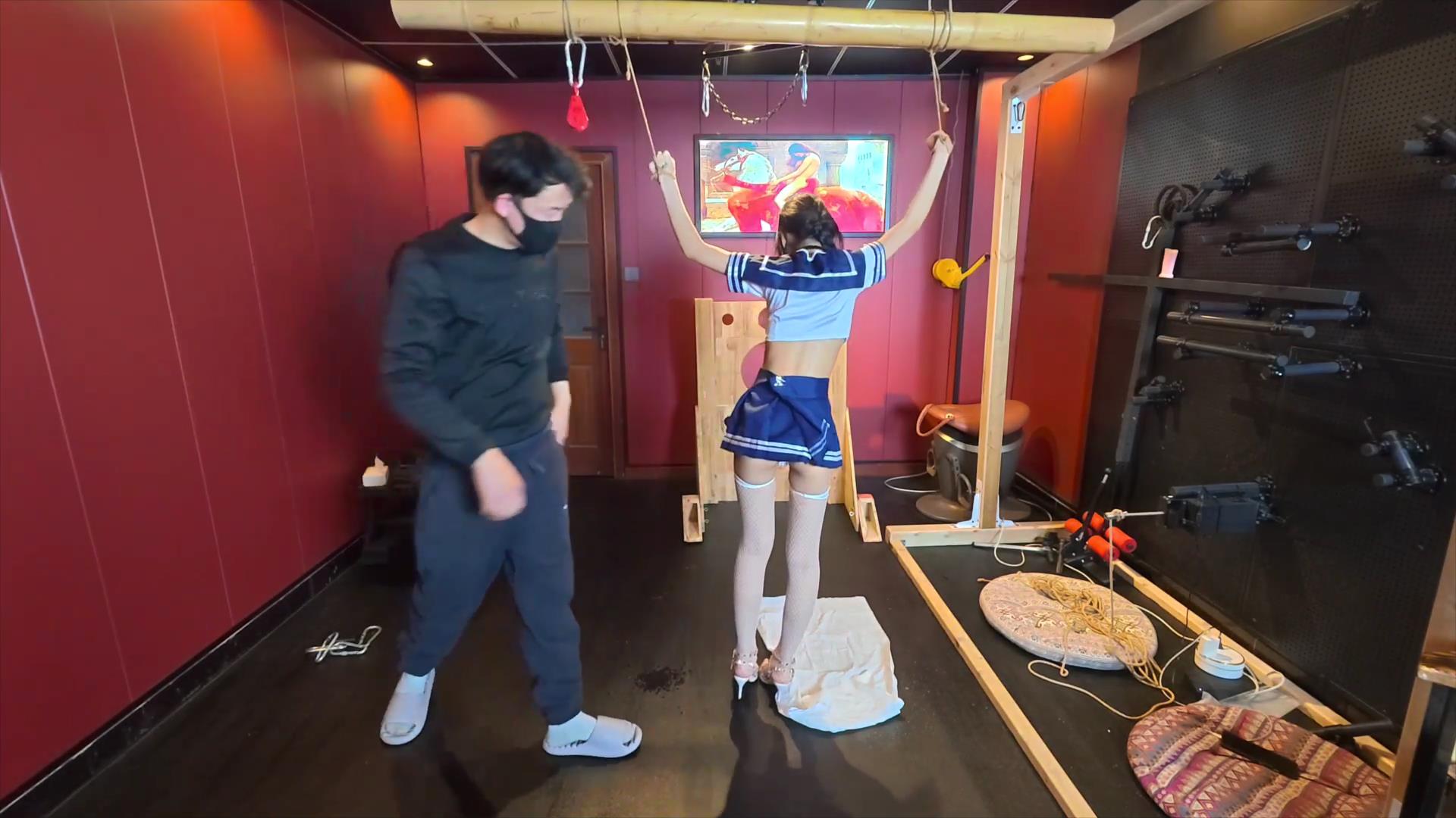 意之窗 汤圆 真空袋窒息 固定木质刑架 [00_36_26][20251217-140605].jpg