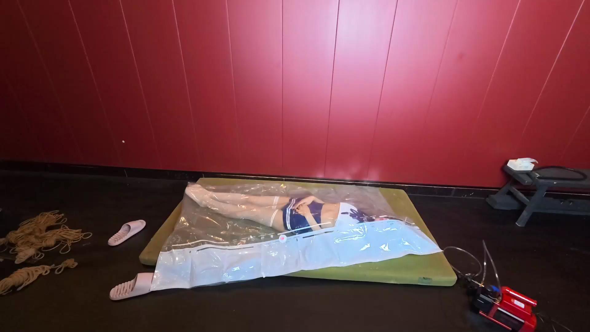 意之窗 汤圆 真空袋窒息 固定木质刑架 [20251217-140542].jpg