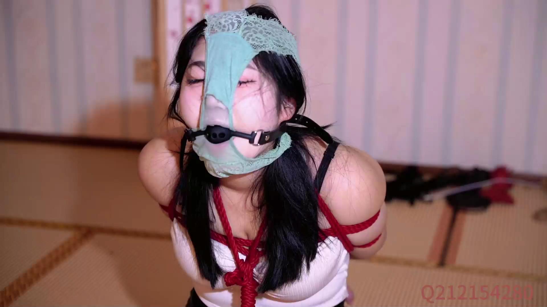 悦感日记 小美海老缚 内裤塞嘴 口球 假[00_18_53][20251219-134555].jpg