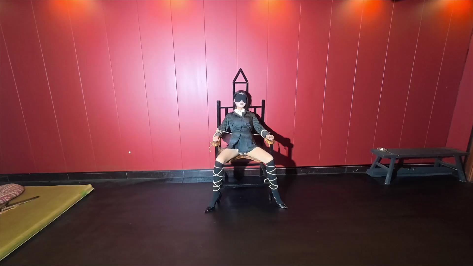 意之窗 汤圆 OL风格 丝袜堵嘴  椅子[00_03_10][20251225-154259].jpg