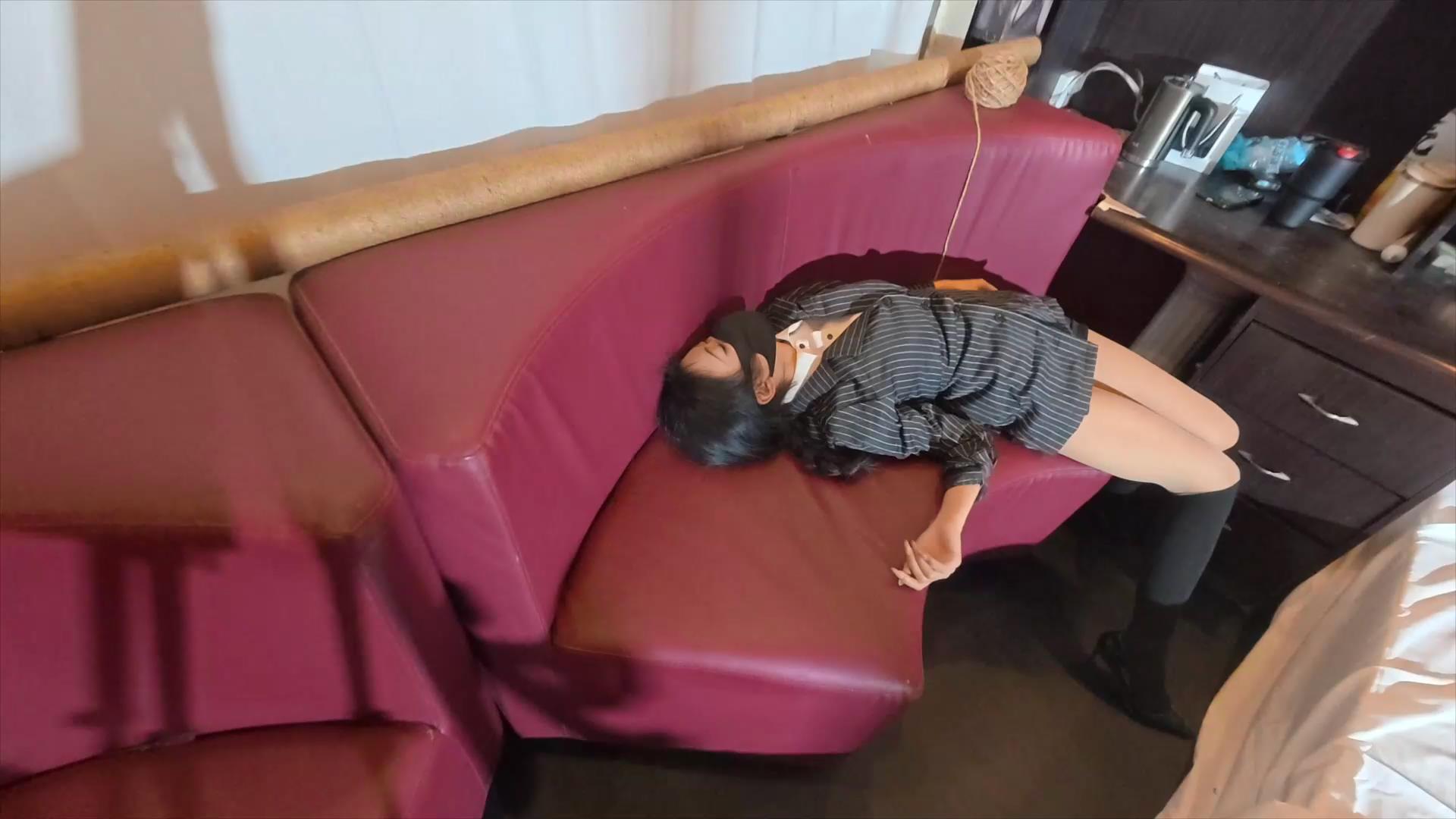 意之窗 汤圆 OL风格 丝袜堵嘴  椅子[00_01_30][20251225-154252].jpg