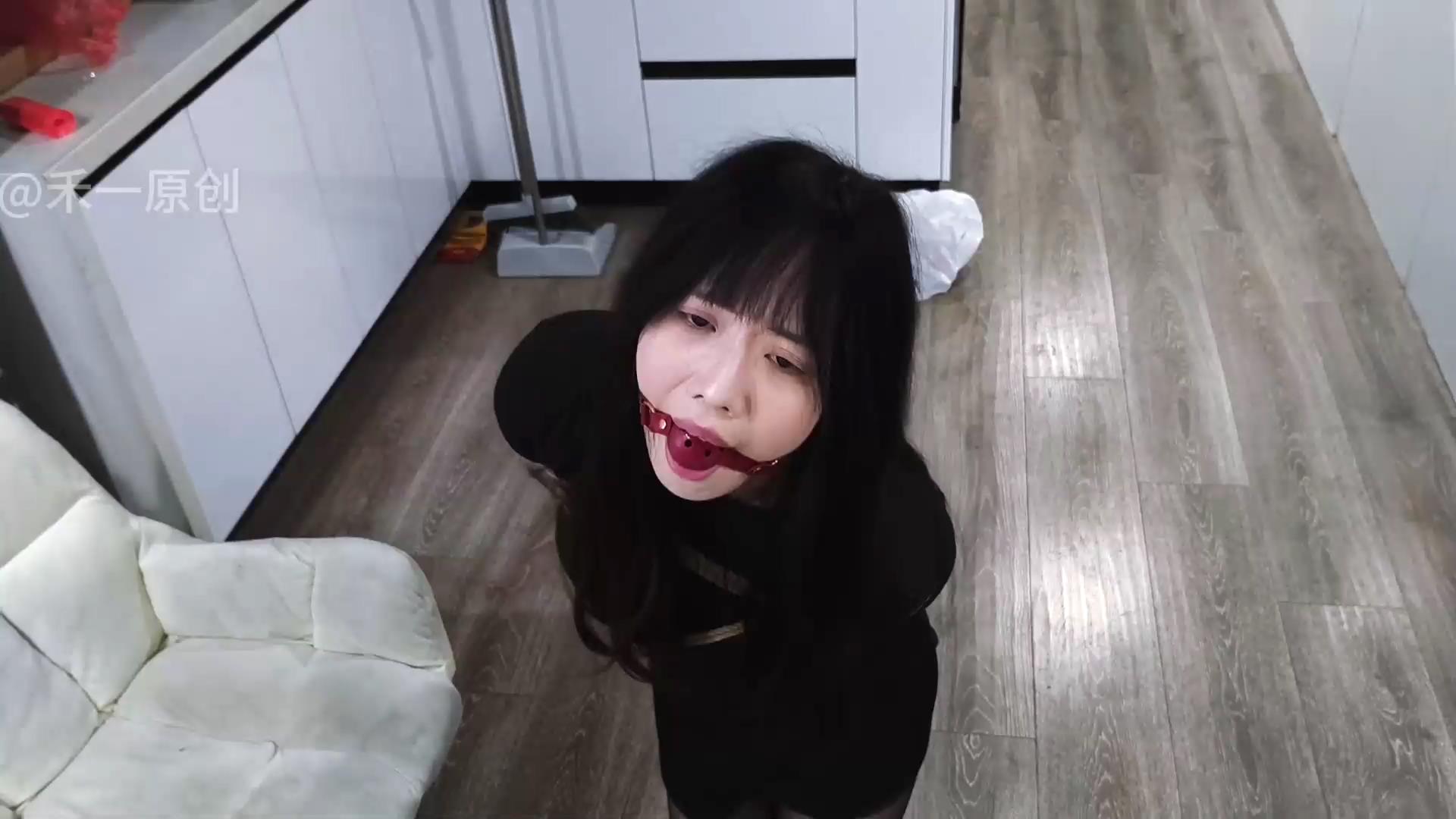 禾一原创 新模演绎 奇遇 楚楚可怜的眼神[00_10_26][20251231-144003].jpg