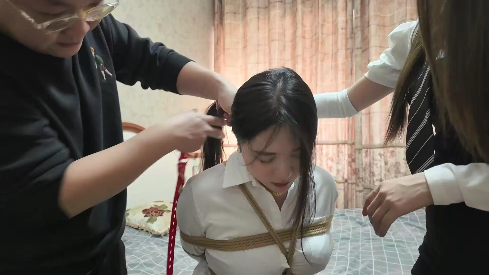 枫叶工作室-彩虹与黑猫 新美人捕获 律师[00_07_22][20260103-155010].jpg