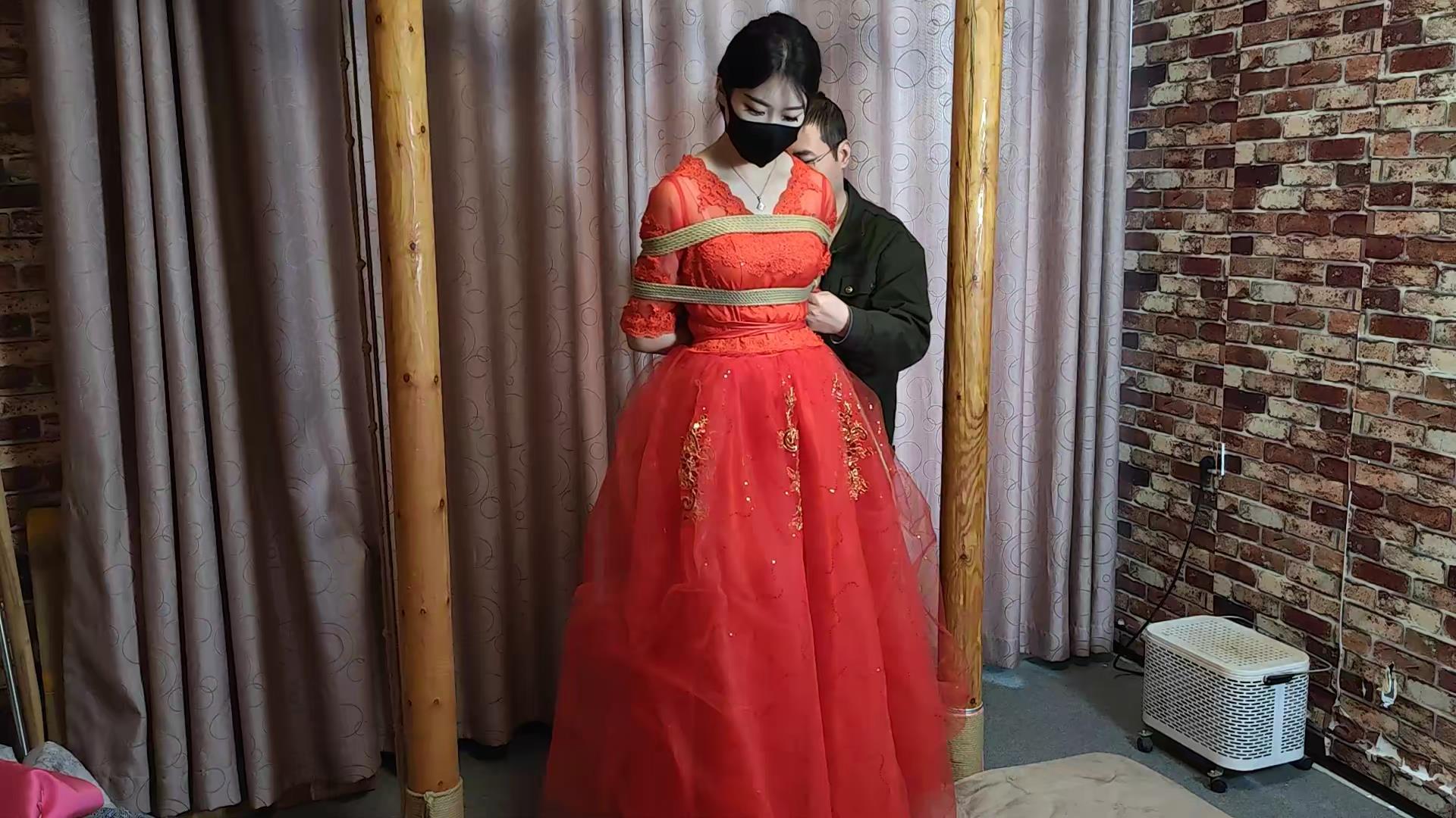 随心原创-红色婚纱 被捆绑的新娘[00_05_41][20260104-144546].jpg