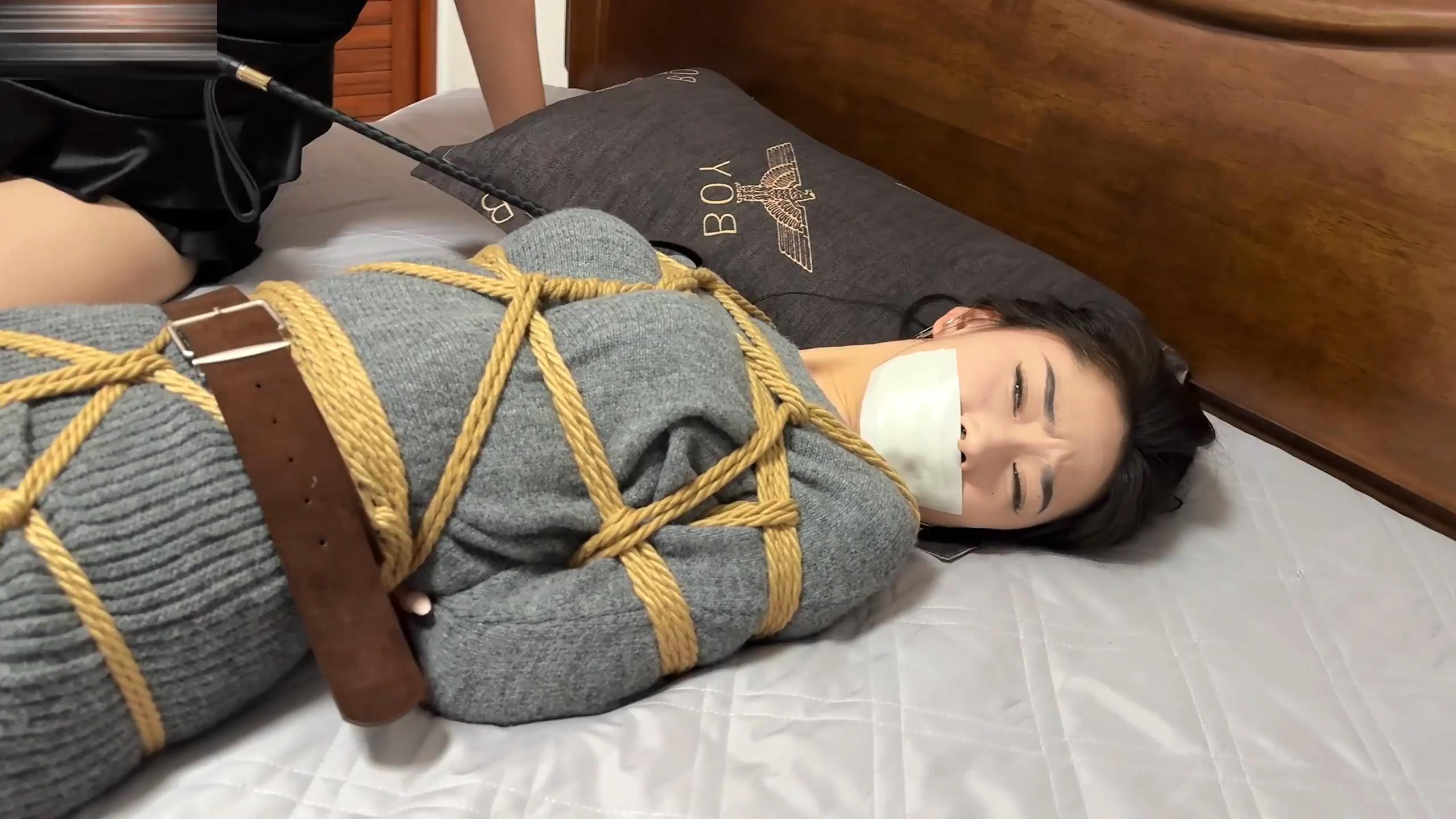 金宝定制-出差的争斗1 喵喵、思琪主演[00_09_35][20260105-150932].jpg