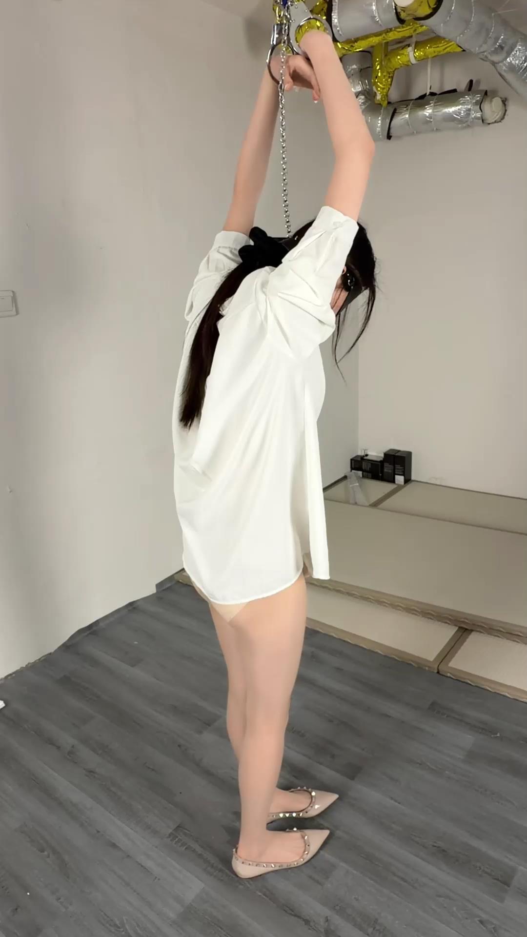 眼眸出品 丁字刑具强制开腿 灌肠[00_37_33][20260108-133801].jpg