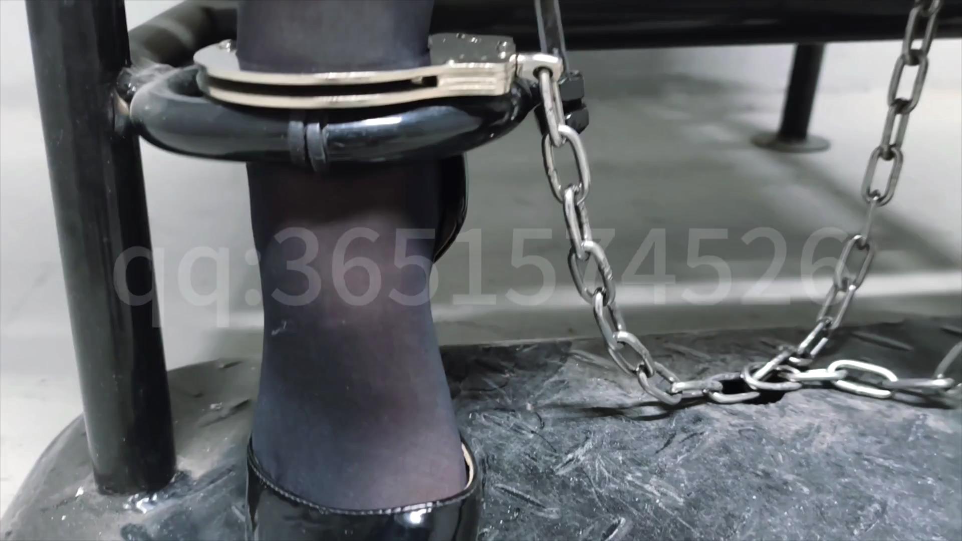 鑫鑫工作室 张小可被抓获，从其包里搜出毒[00_16_05][20260108-134201].jpg