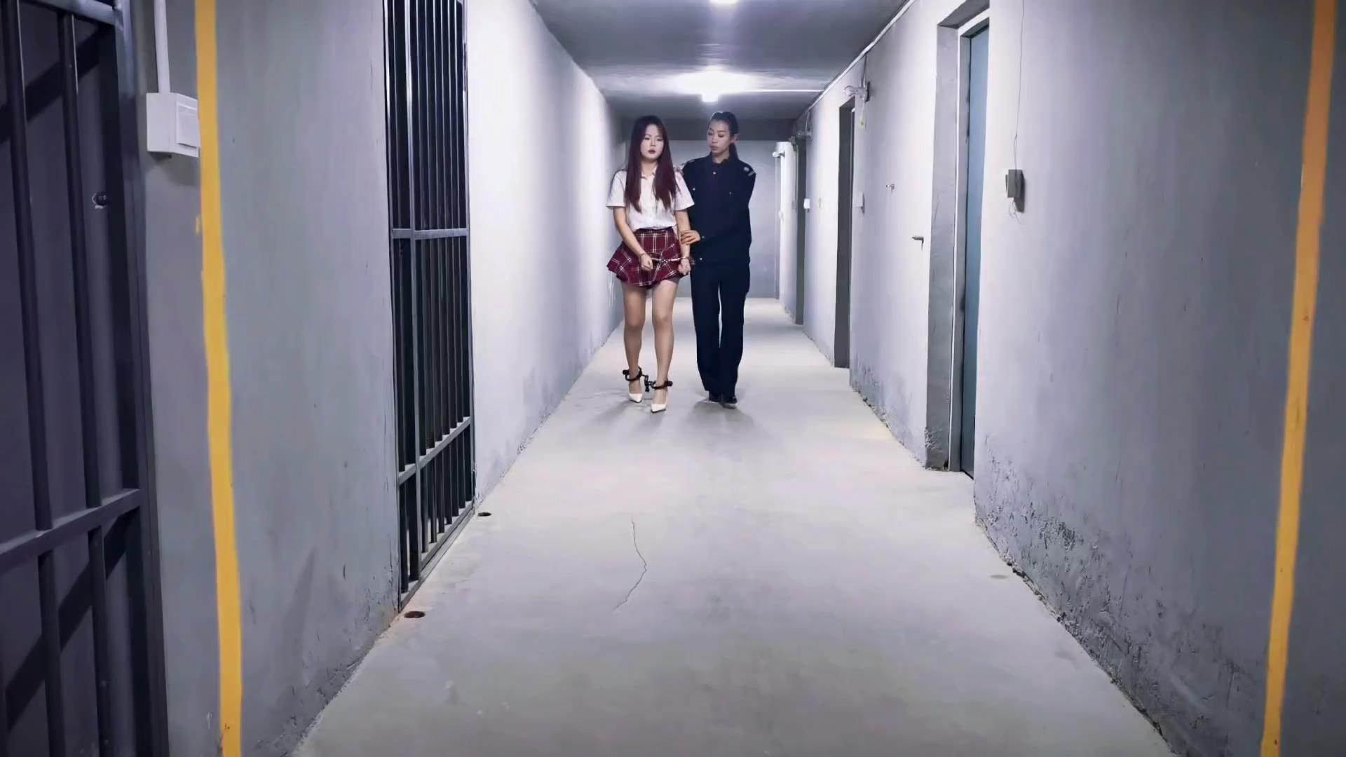 鑫鑫工作室 张小可被抓获，从其包里搜出毒[20260108-134137].jpg