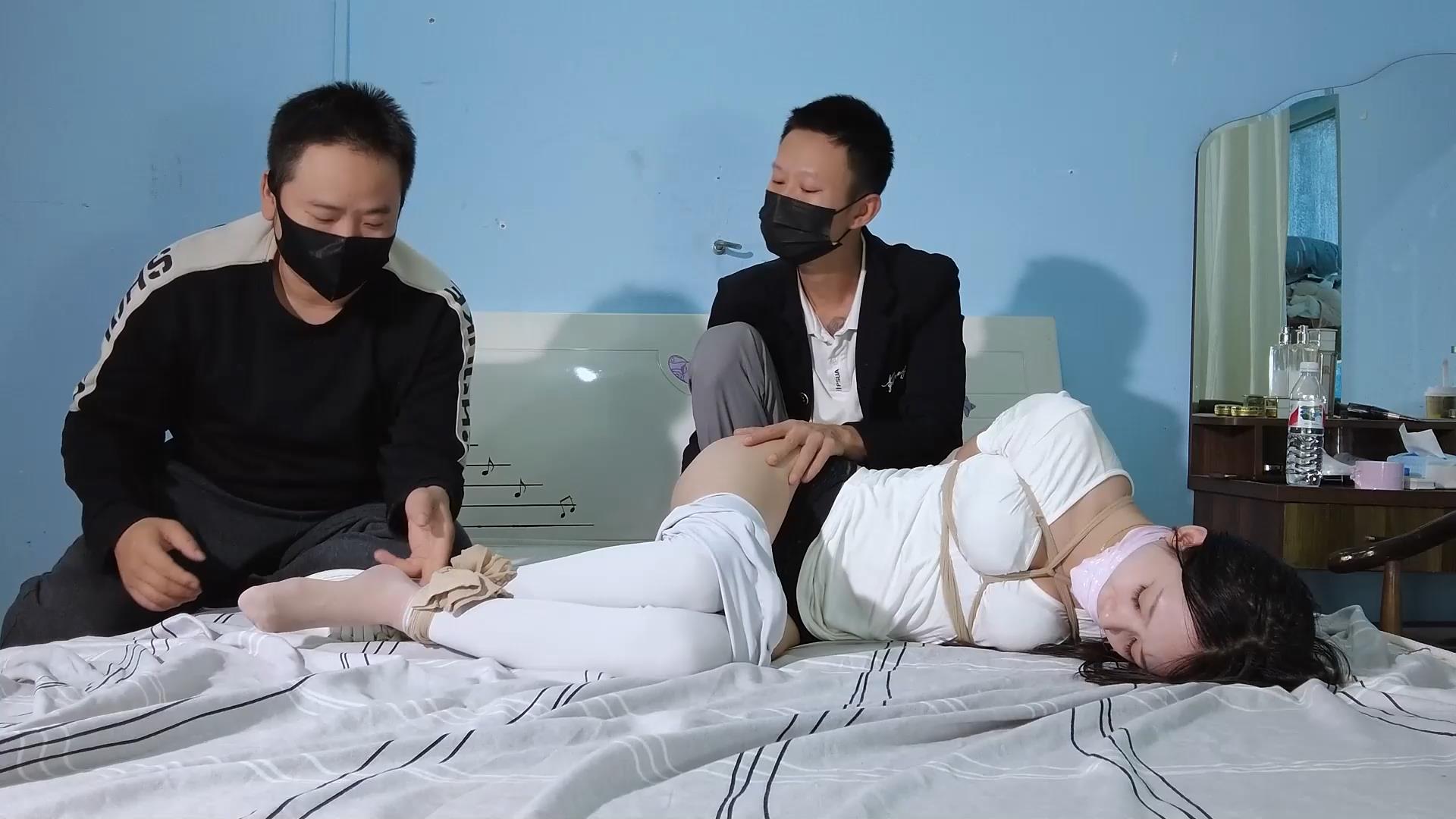 樱束原创 女老师的妥协 大学实习老师调查[00_22_39][20260119-194742].jpg