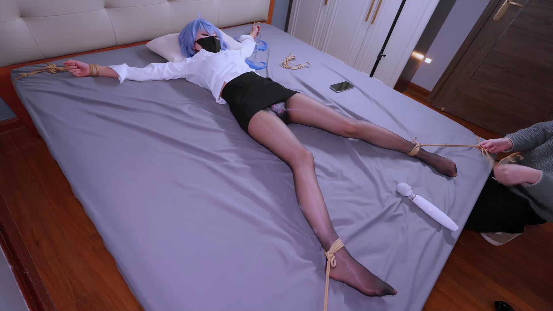 丝米 女友游戏 把不顺从的甘雨的女友迷晕[00_14_54][20260120-140039].jpg