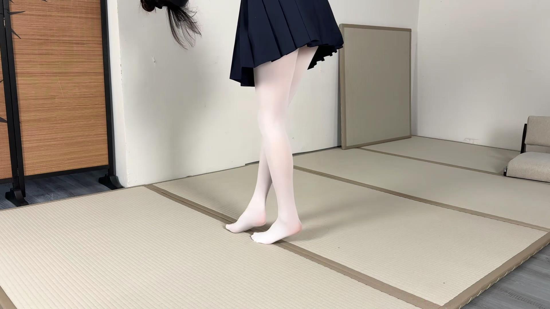 眼眸出品 水手白丝直臂加日式反绑折腿半悬[00_09_30][20260128-135039].jpg