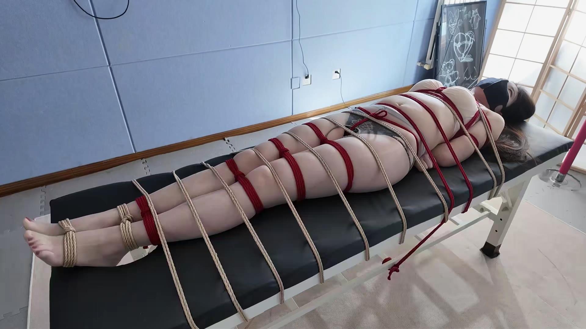 一绳所爱-床上的羔羊 杨蕊[20260131-133038].jpg