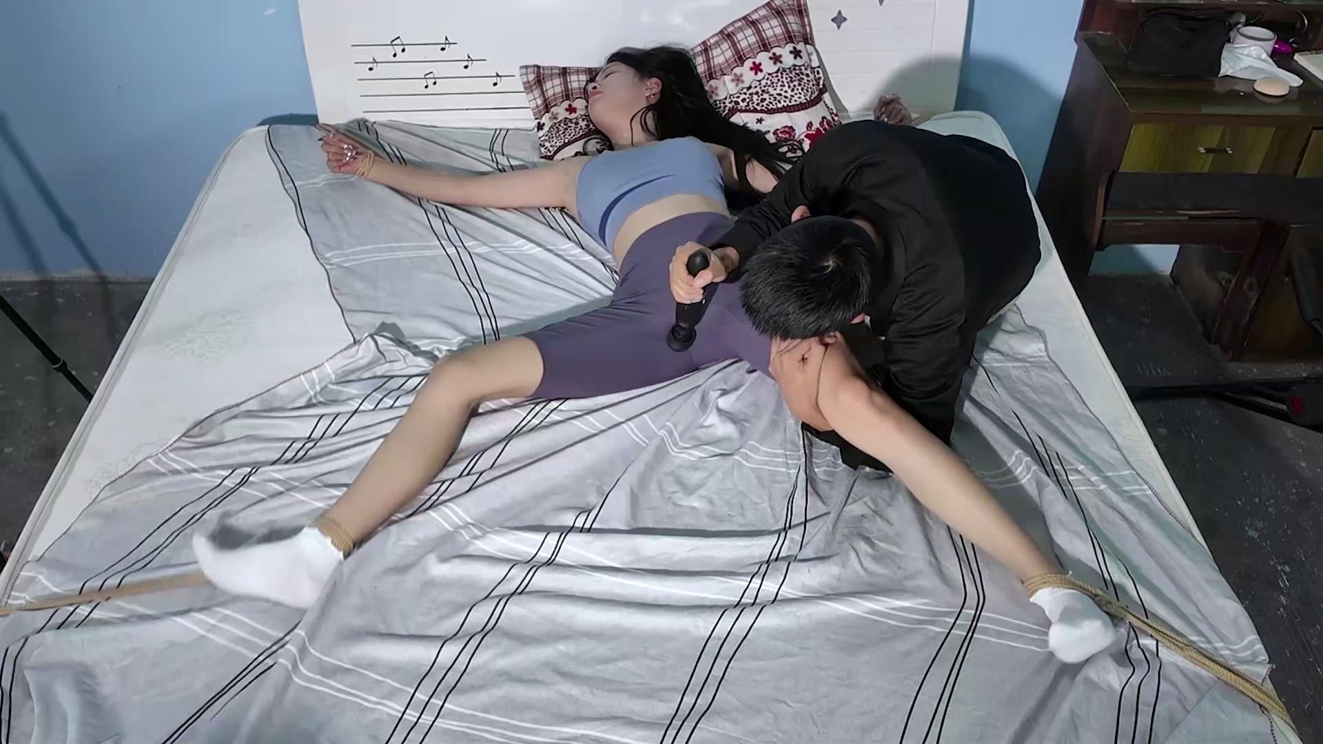 樱束原创 小偷的泄愤 女博主在家健身被邪[00_23_57][20260204-134358].jpg