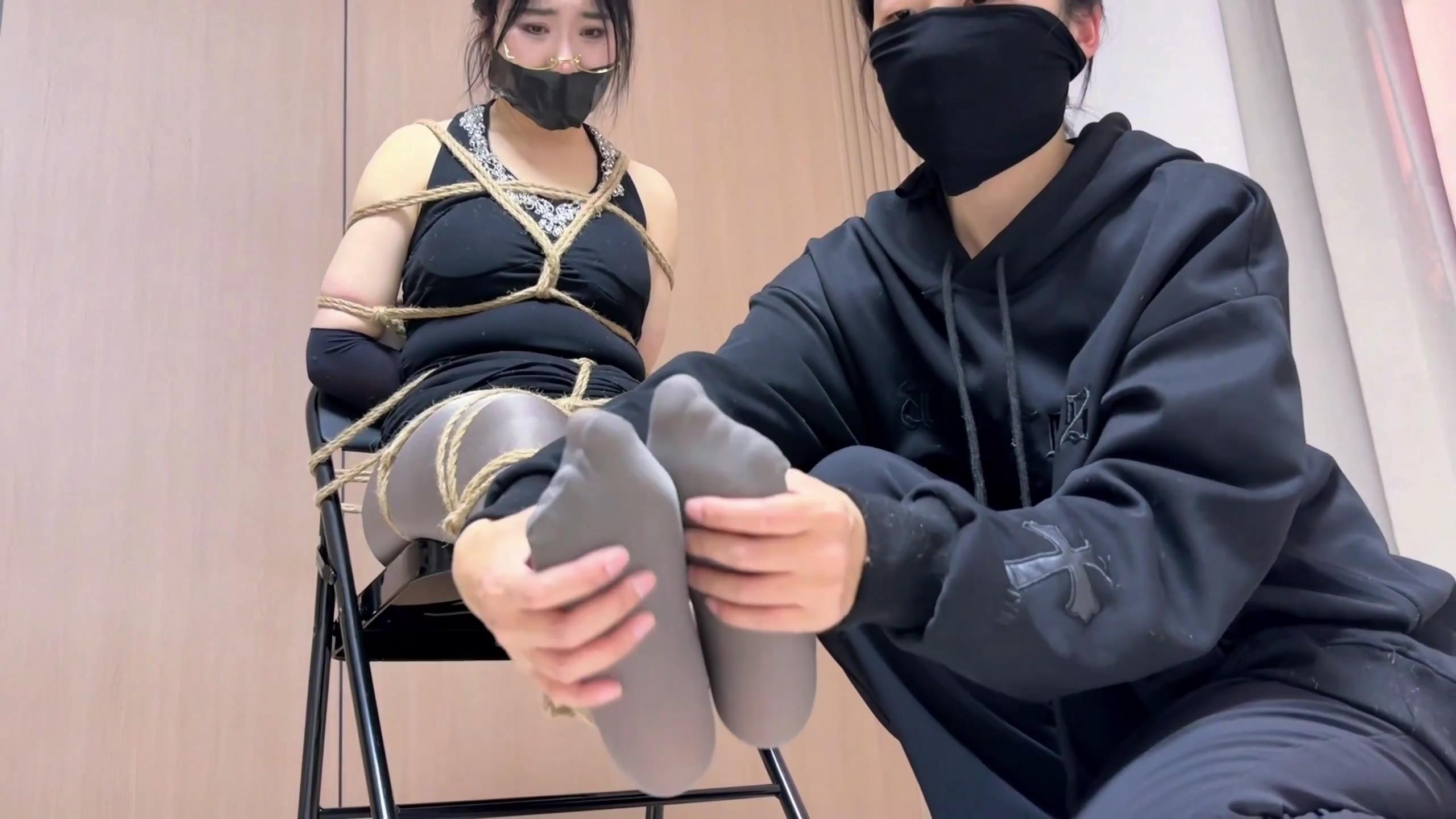 云雀 饱和式剧情 禁锢的“家人”03 超[00_01_04][20260209-124406].jpg