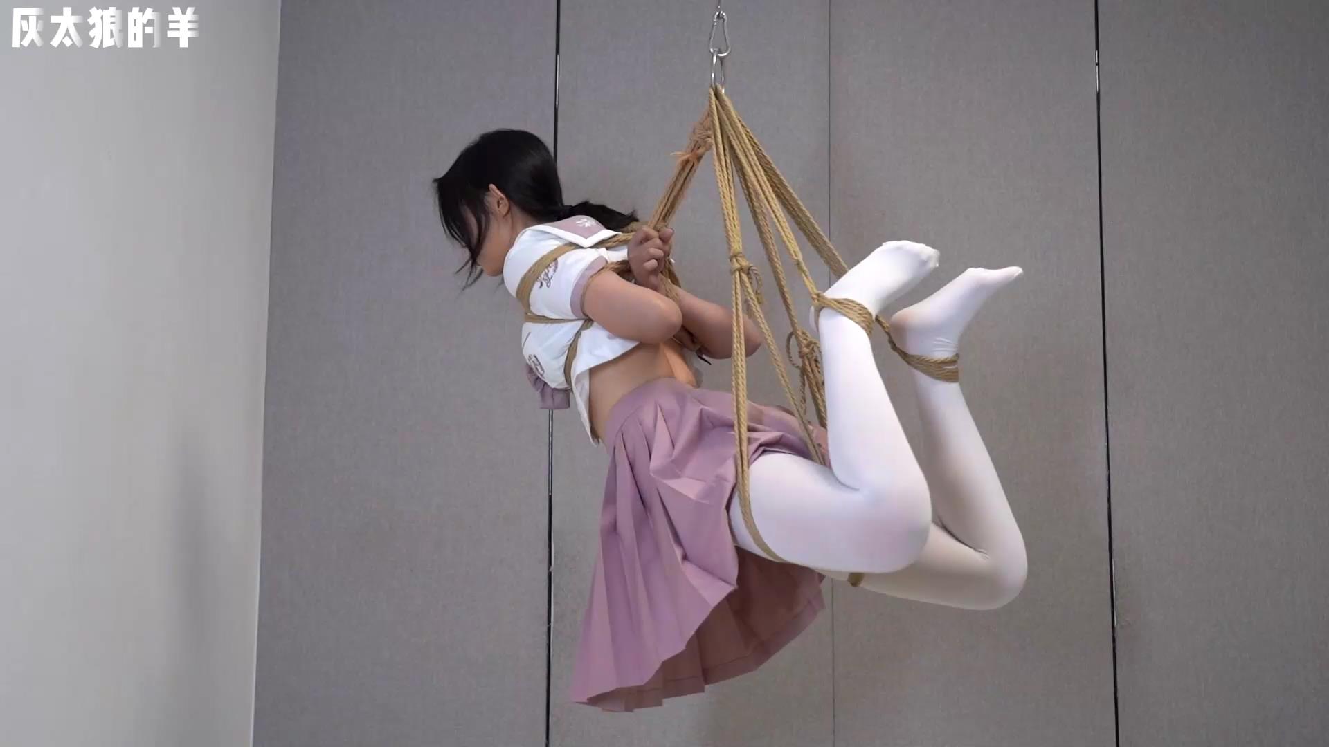 灰太狼的羊 游戏环节JK美女屡屡出错，脚[00_26_39][20260210-214632].jpg