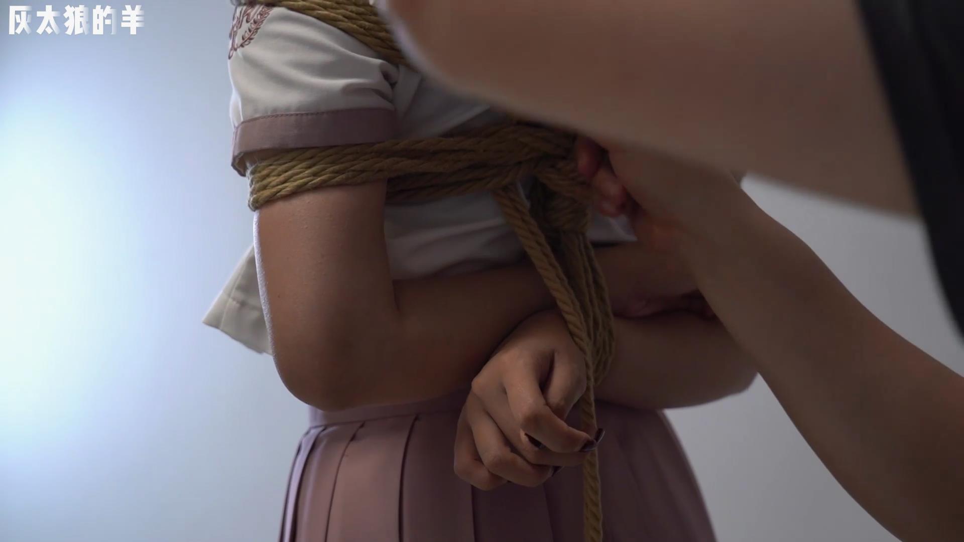 灰太狼的羊 游戏环节JK美女屡屡出错，脚[00_09_56][20260210-214620].jpg