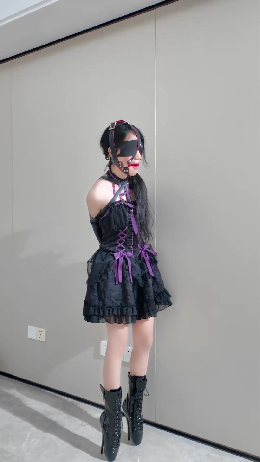 长颜草 芭蕾高跟鞋罚站移动 吊起口球强制[00_04_46][20260210-215943].jpg