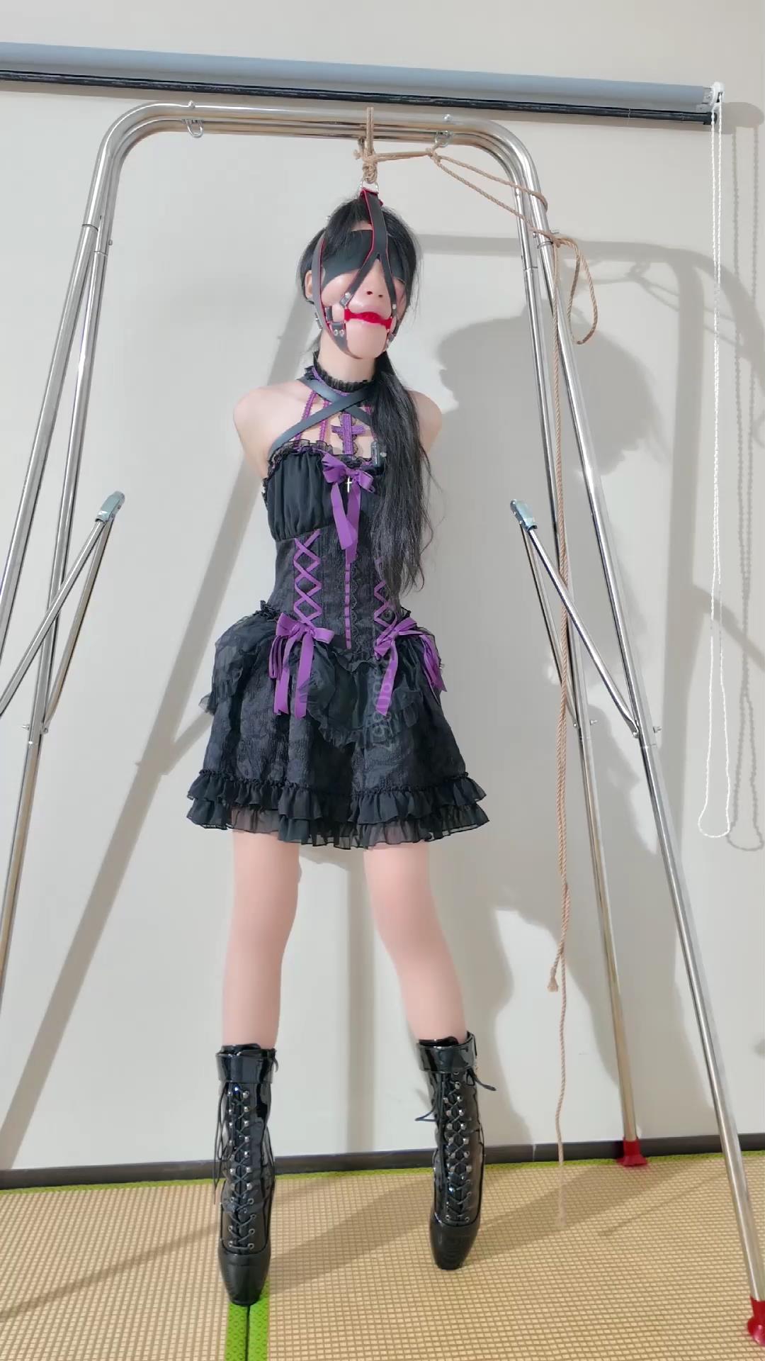 长颜草 芭蕾高跟鞋罚站移动 吊起口球强制[00_12_46][20260210-215949].jpg