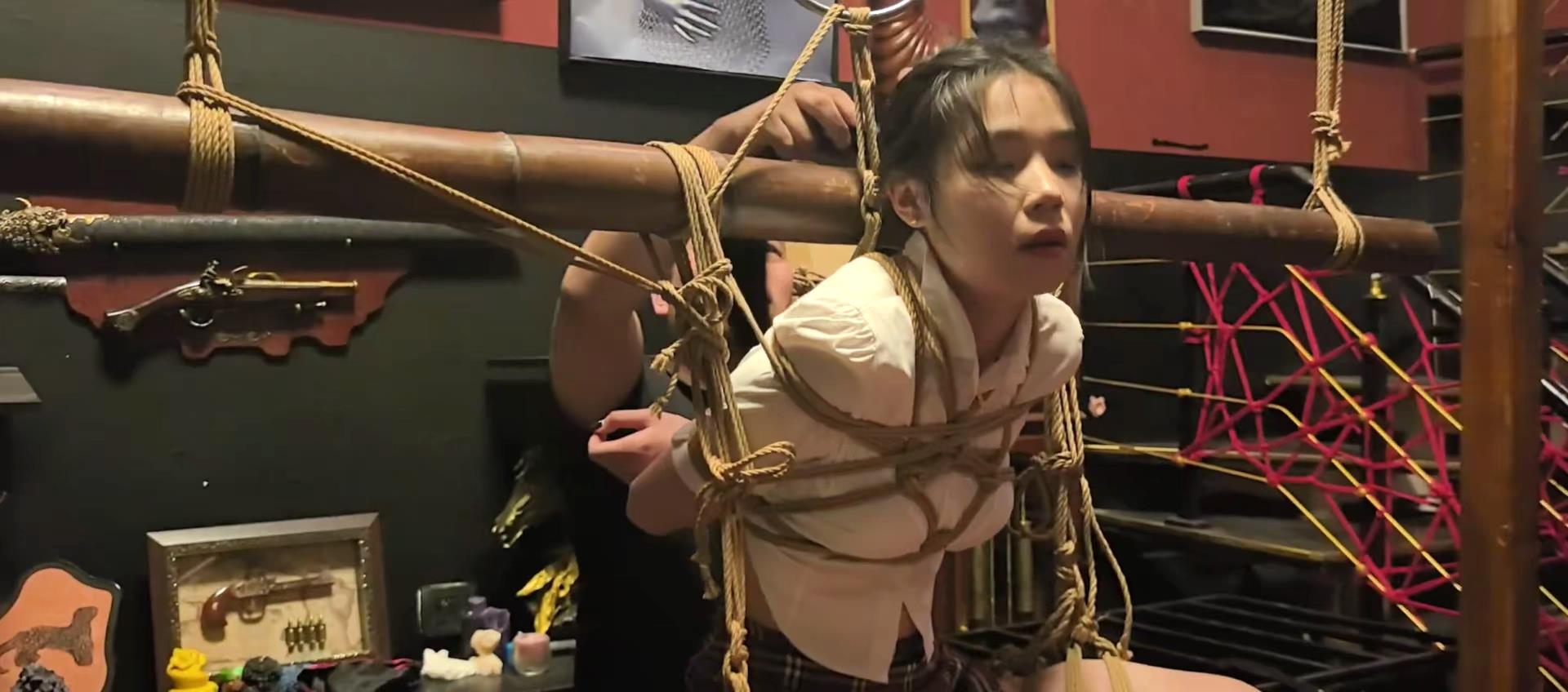 纵横原创-语涵空中悬吊jk服 下[00_12_07][20260211-125445].jpg