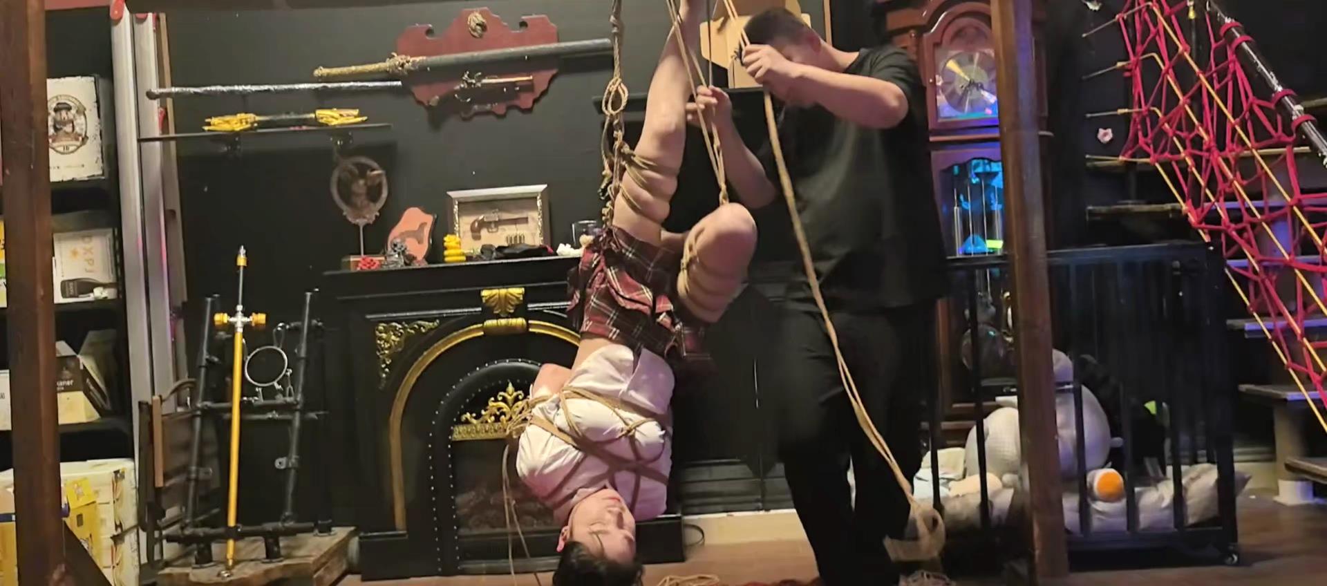 纵横原创-语涵空中悬吊jk服 下[00_08_28][20260211-125442].jpg