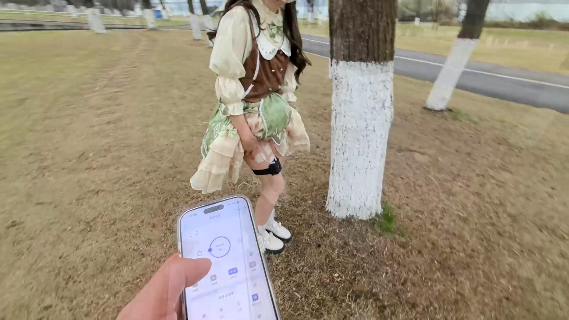 FXX 暴走的小萝莉 有老铁让我帮忙测评[00_13_42][20260216-140410].jpg