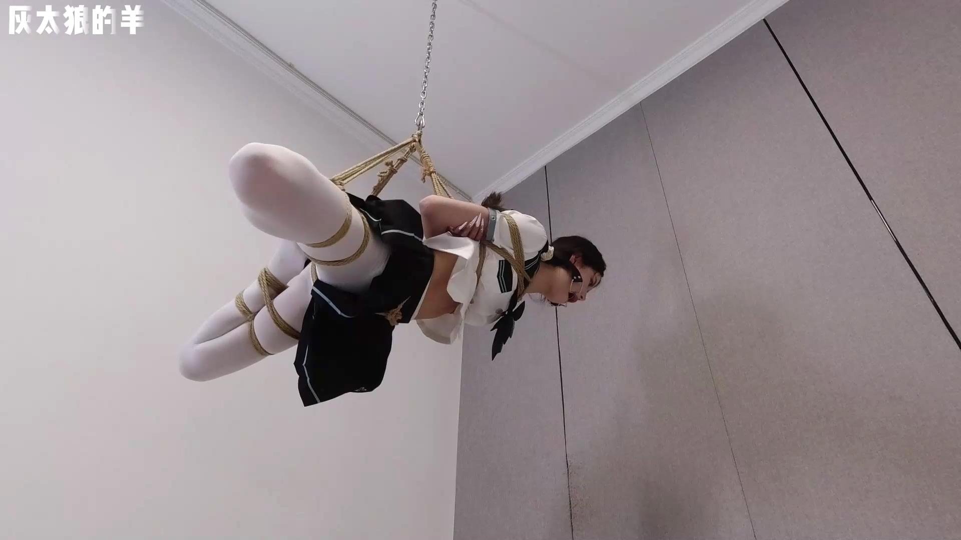 灰太狼的羊 JK女神初次体验吊缚，挠痒口[00_27_29][20260218-132103].jpg