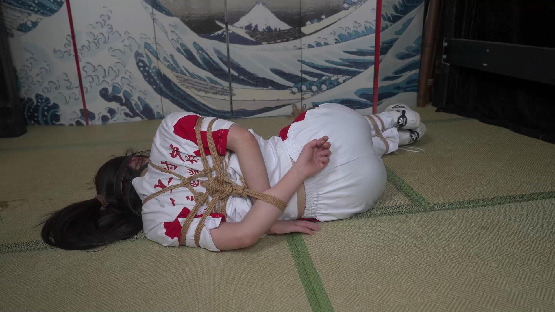 象人工作室 嗷嗷-校服贝壳头紧缚挣扎TK[00_18_52][20260221-121723].jpg