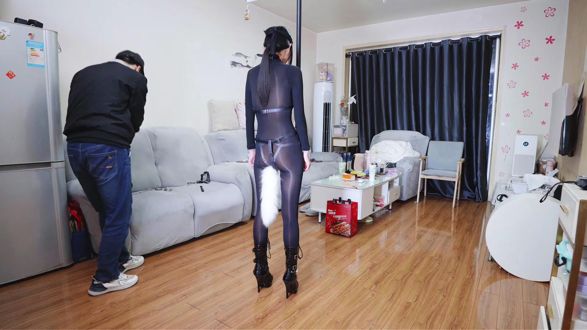 冷与贝 马年驯马，连体黑丝 钢塞尾巴 手[00_01_05][20260223-155241].jpg