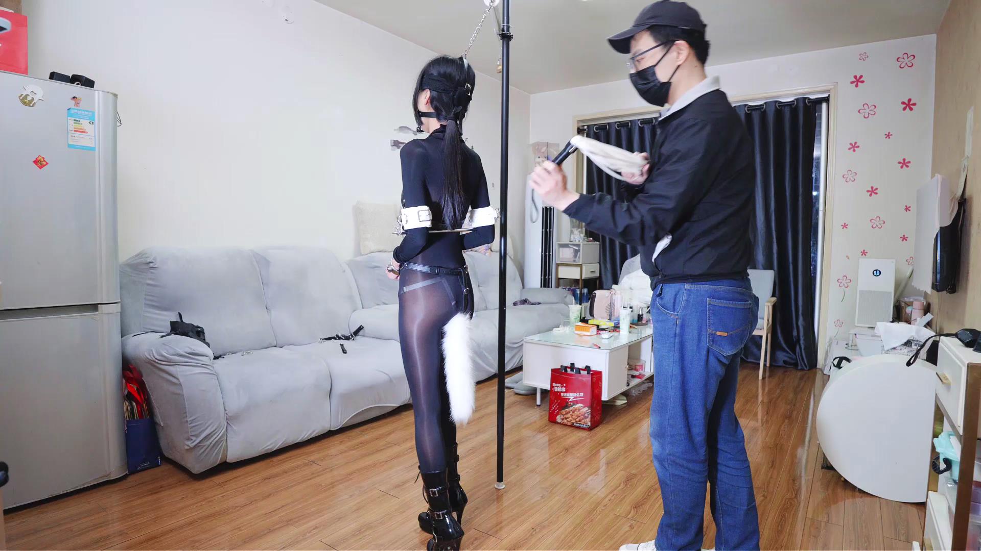 冷与贝 马年驯马，连体黑丝 钢塞尾巴 手[00_05_34][20260223-155245].jpg