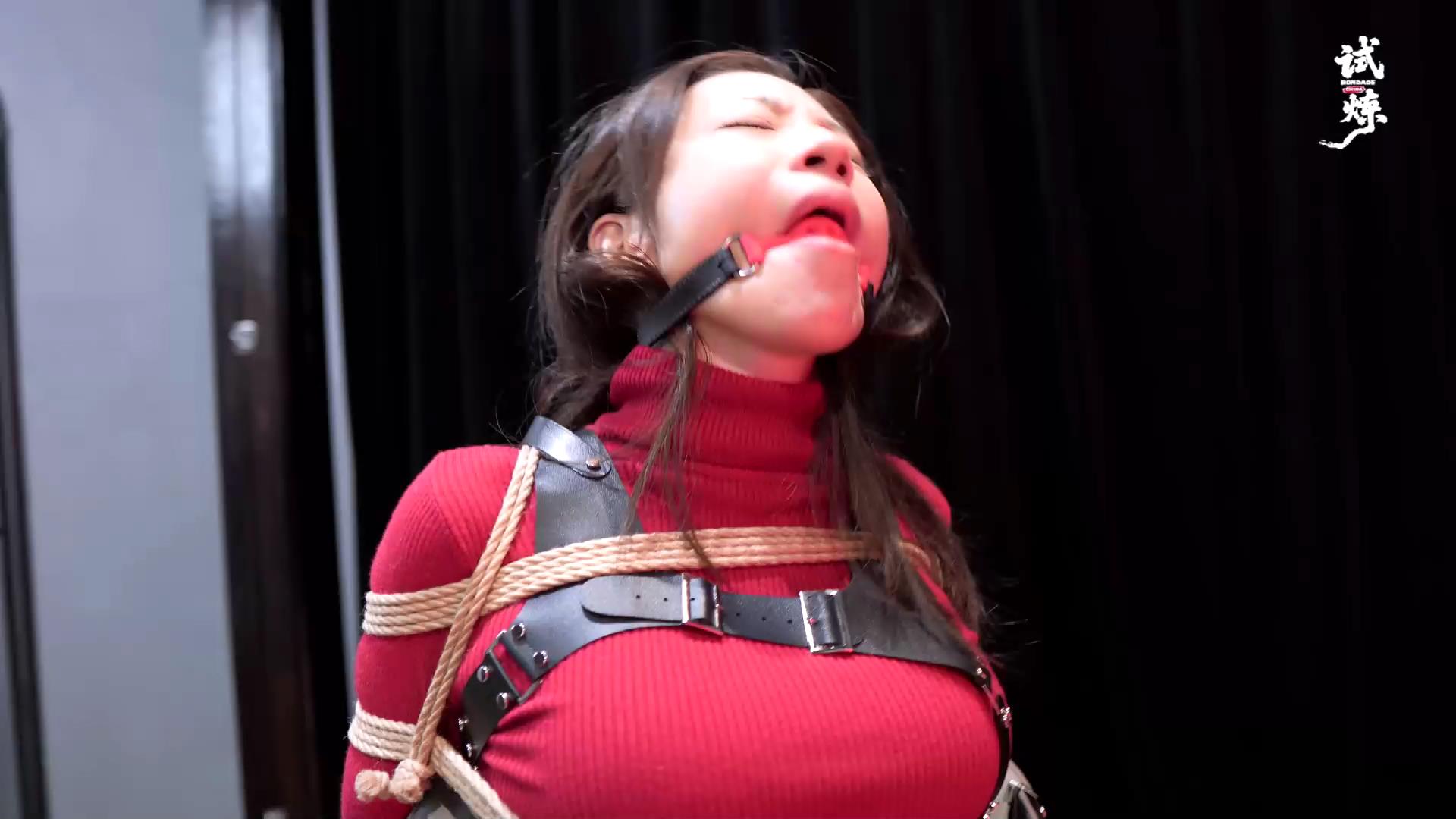 试炼 艾达王COS（白杨饰）探查秘密基地[00_17_11][20260227-160640].jpg