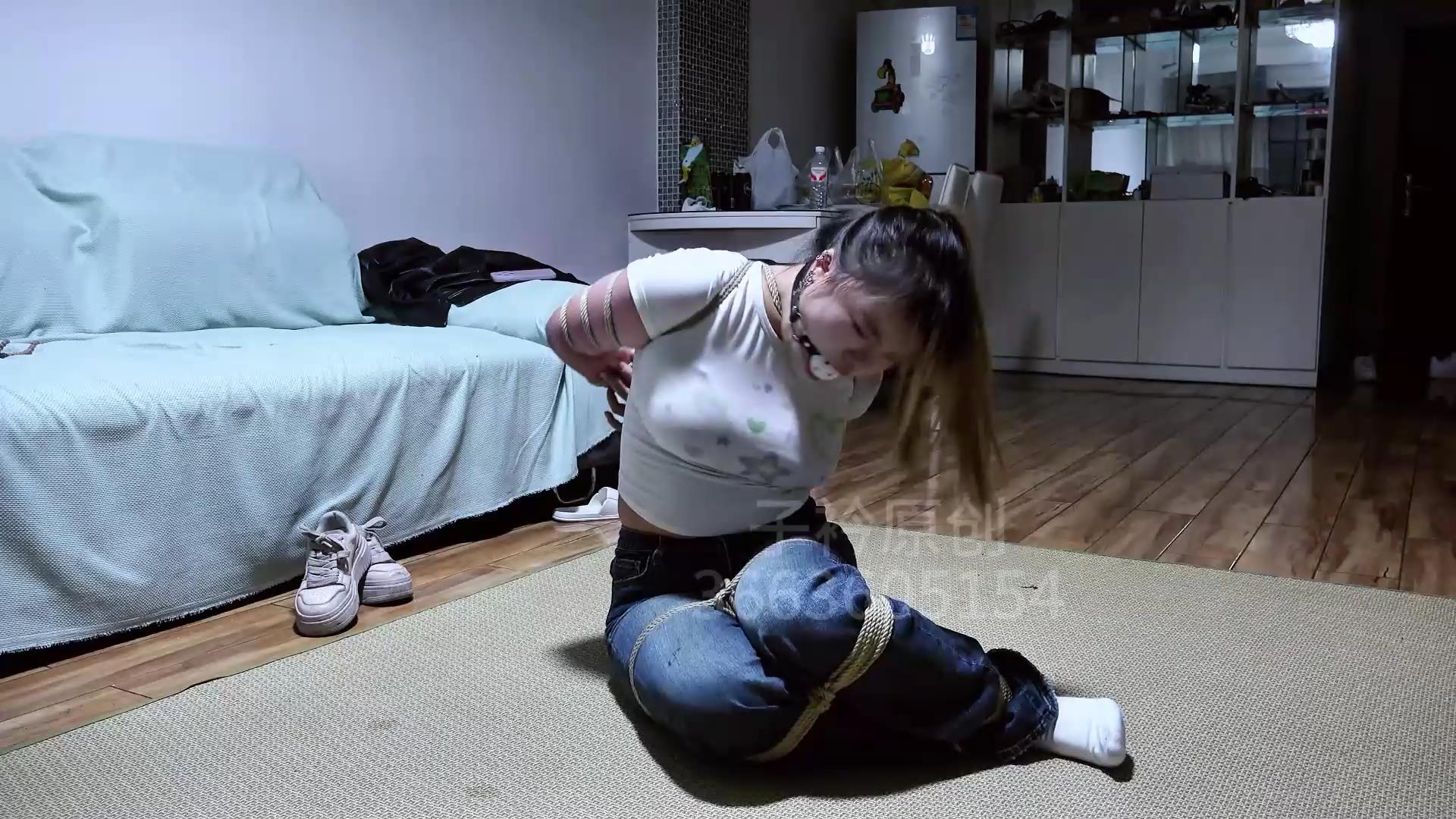 子衿原创 五花 驷马 挣扎 口球[00_04_53][20260228-124909].jpg