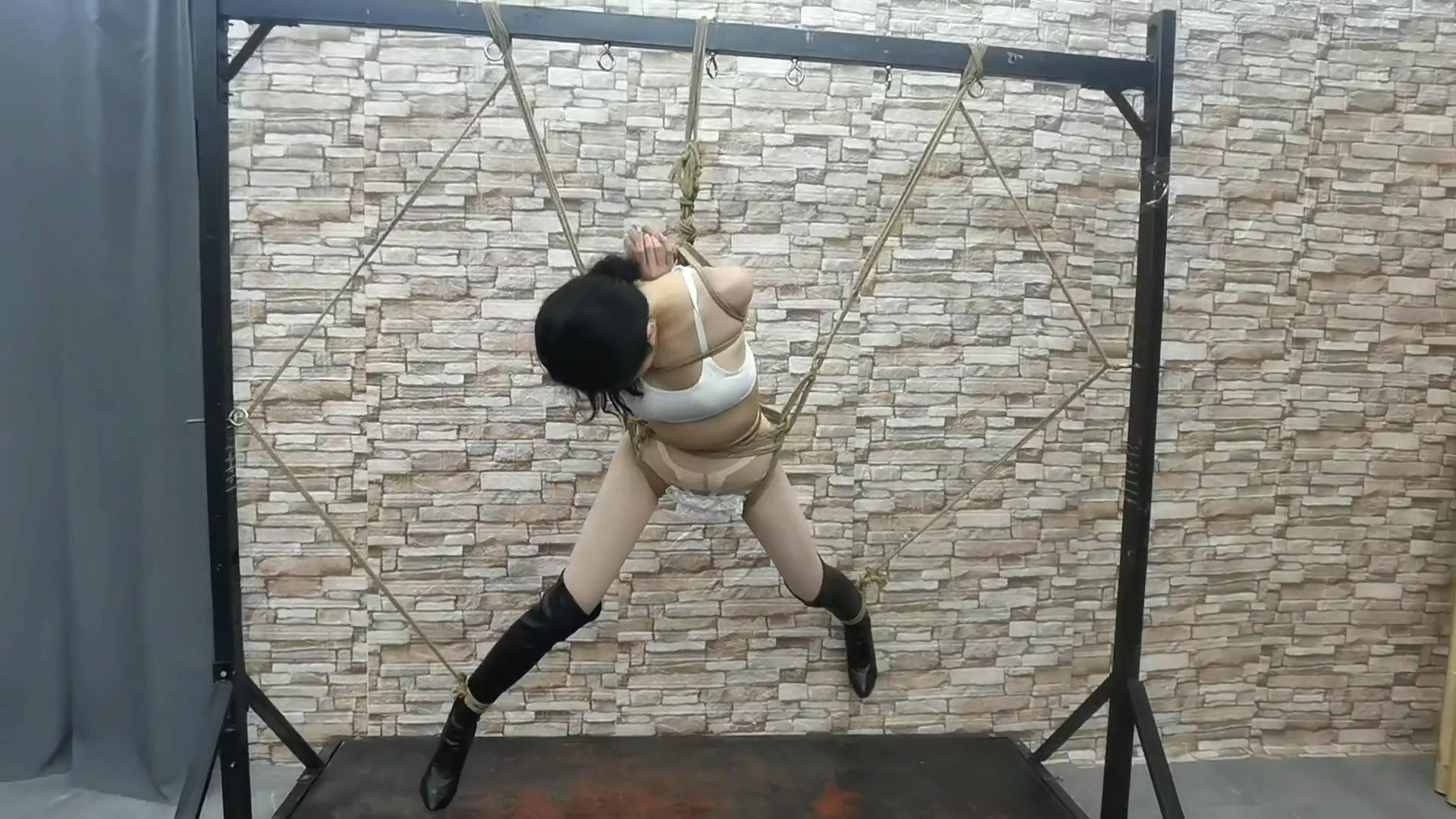 飞天原创 把艺仙儿悬空后手观音吊起来,无[00_01_56][20260306-110922].jpg