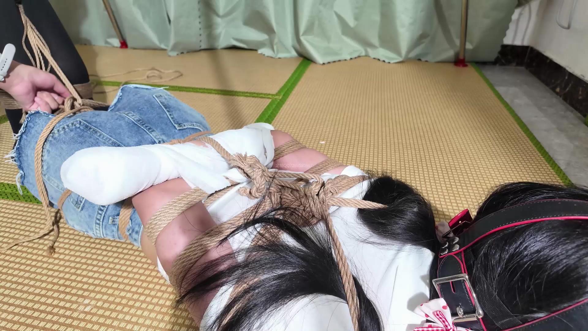 长颜草 霜喵极限驷马半吊100分钟极限电[01_12_38][20260308-105155].jpg