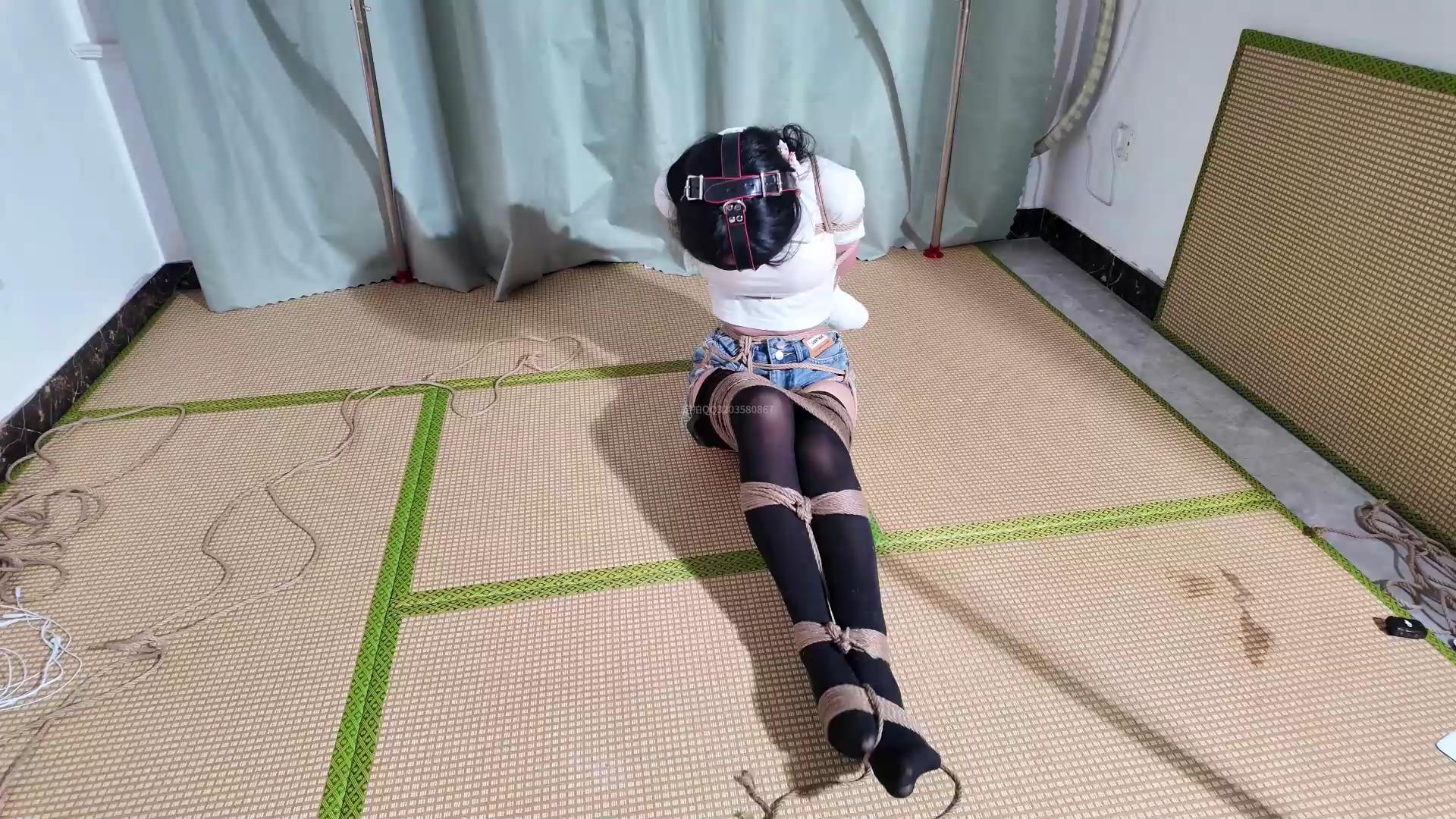 长颜草 霜喵极限驷马半吊100分钟极限电[01_15_38][20260308-105148].jpg