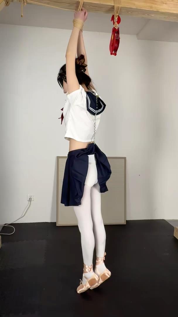 眼眸出品 芭蕾鞋垫脚定时电击调教[00_10_38][20260309-103844].jpg