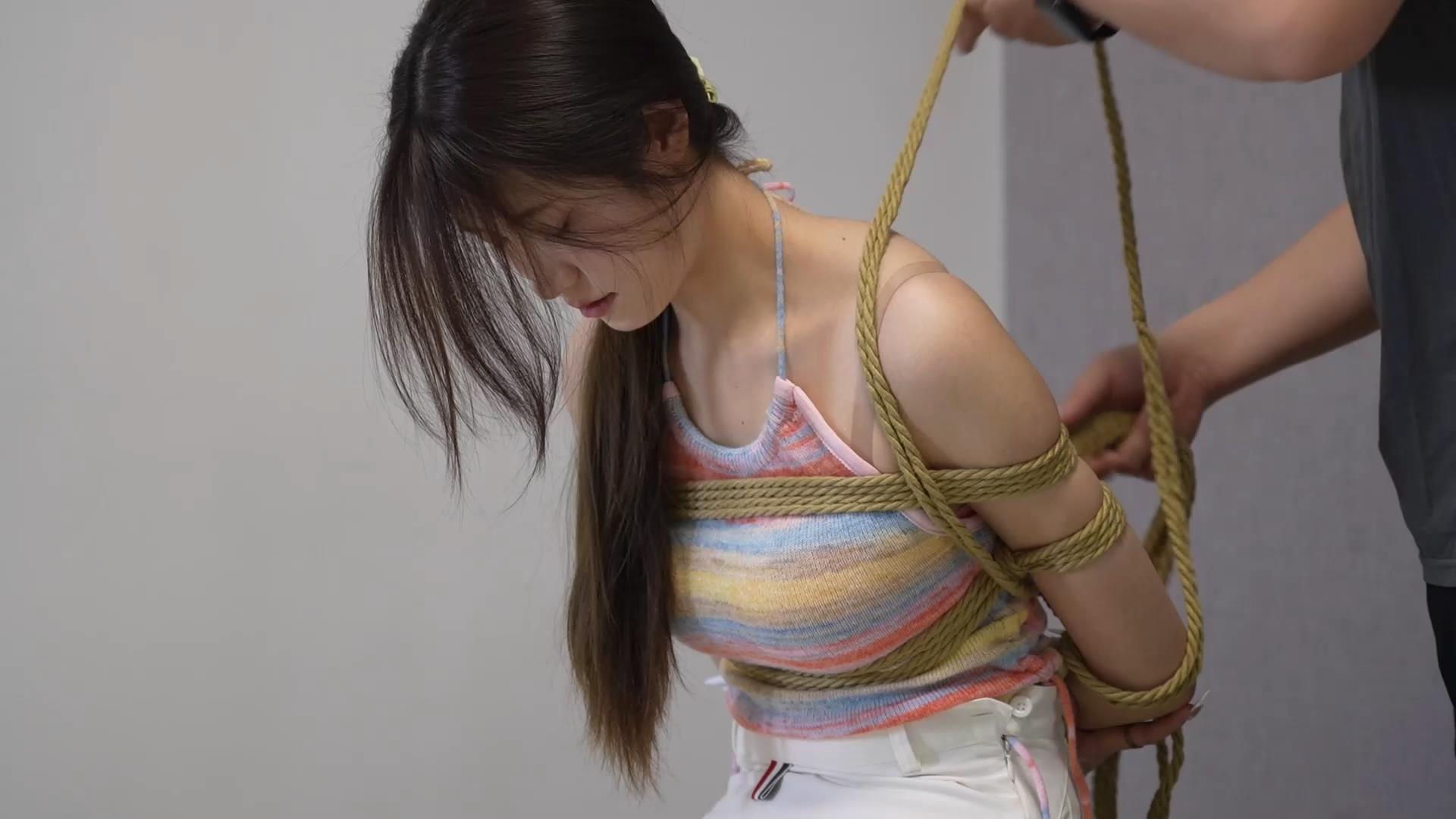 灰太狼的羊 长发美女被绑后接入郊狼3[00_03_20][20260311-201739].jpg