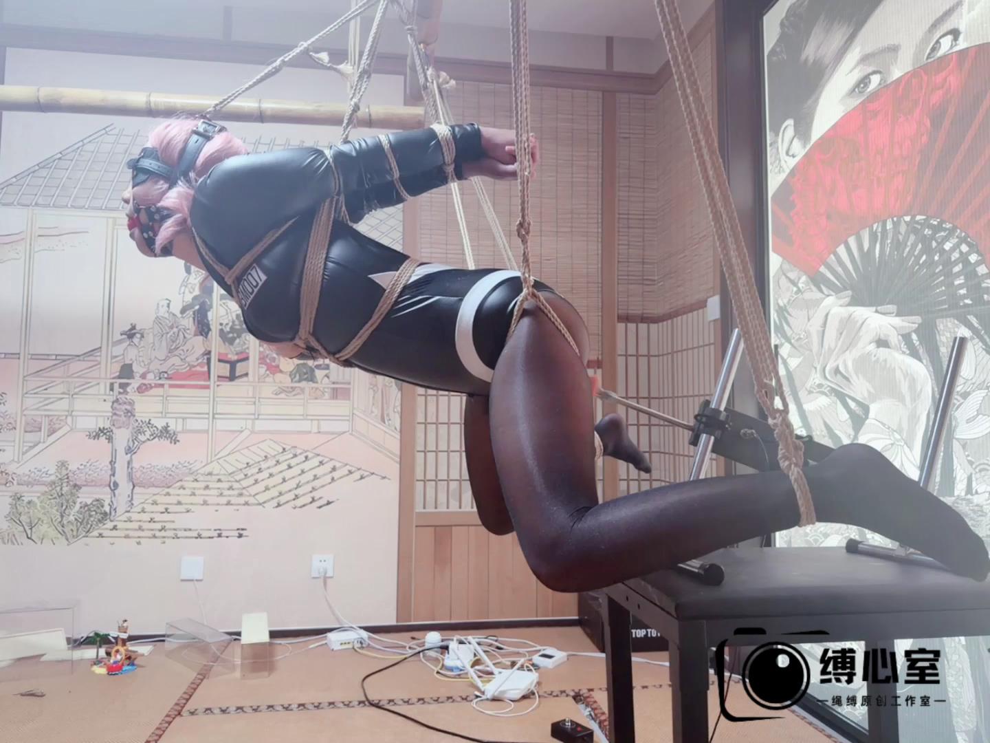 缚心室 粉毛不良少女接受吊缚制裁，黑丝皮[00_15_54][20260314-142335].jpg