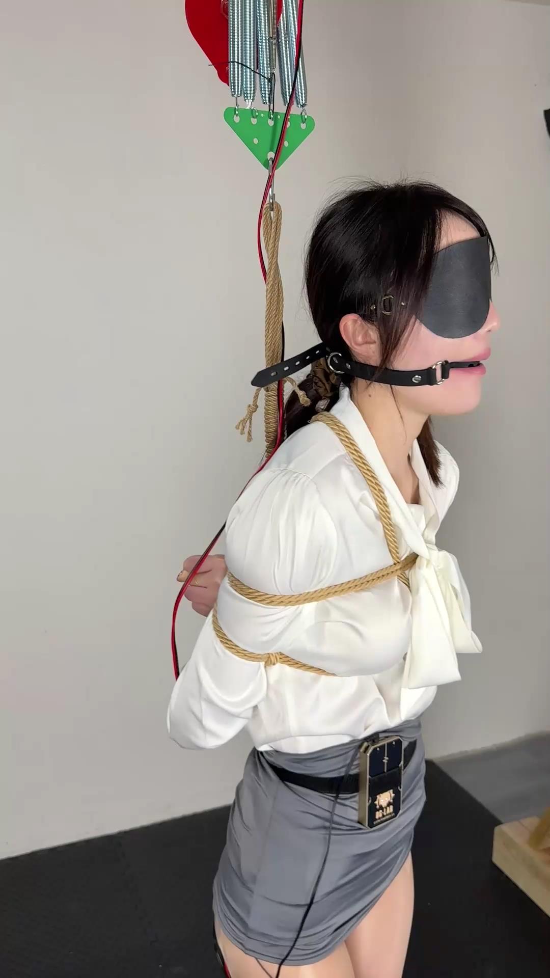 眼眸出品 限位电击罚站[00_10_58][20260317-102219].jpg