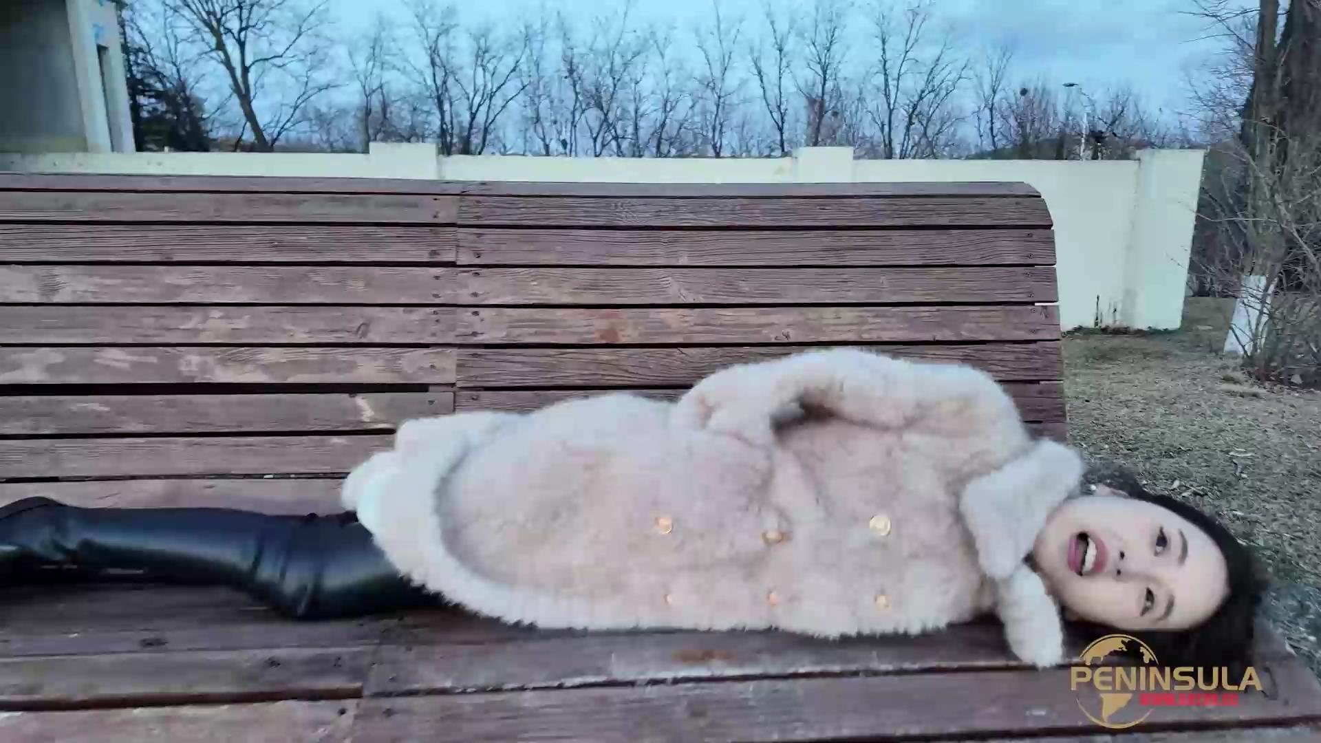 半岛束艺 佟司 这竟然是她第一次户外散步[00_12_19][20260323-112258].jpg