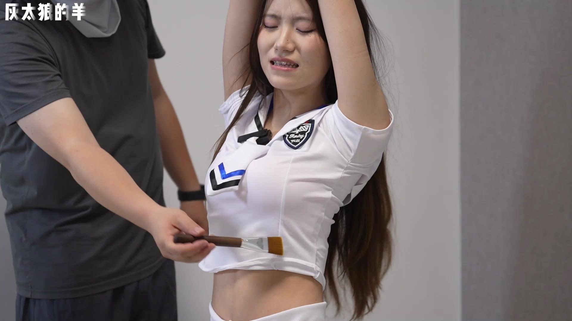 灰太狼的羊 超大口枷塞满嘴巴，各种挠痒痒[00_08_01][20260323-112404].jpg