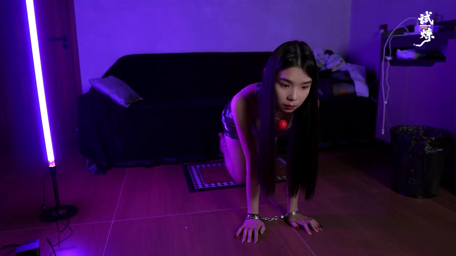 试炼 00后女孩雨涵体验当小狗的一天[00_10_54][20260325-121047].jpg