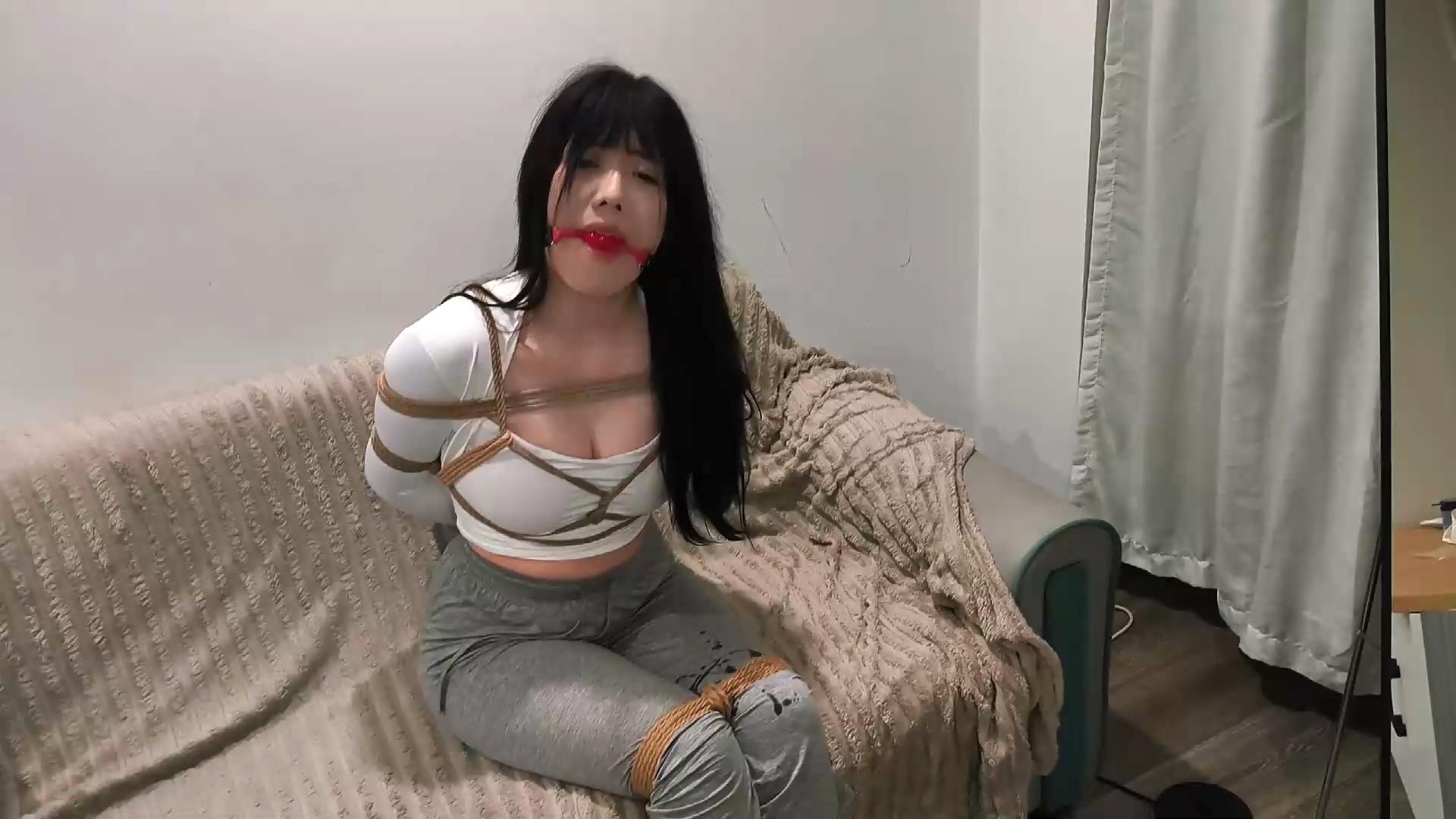 禾一原创 微剧情 入室抢劫 172大胸美[00_29_20][20260406-160020].jpg